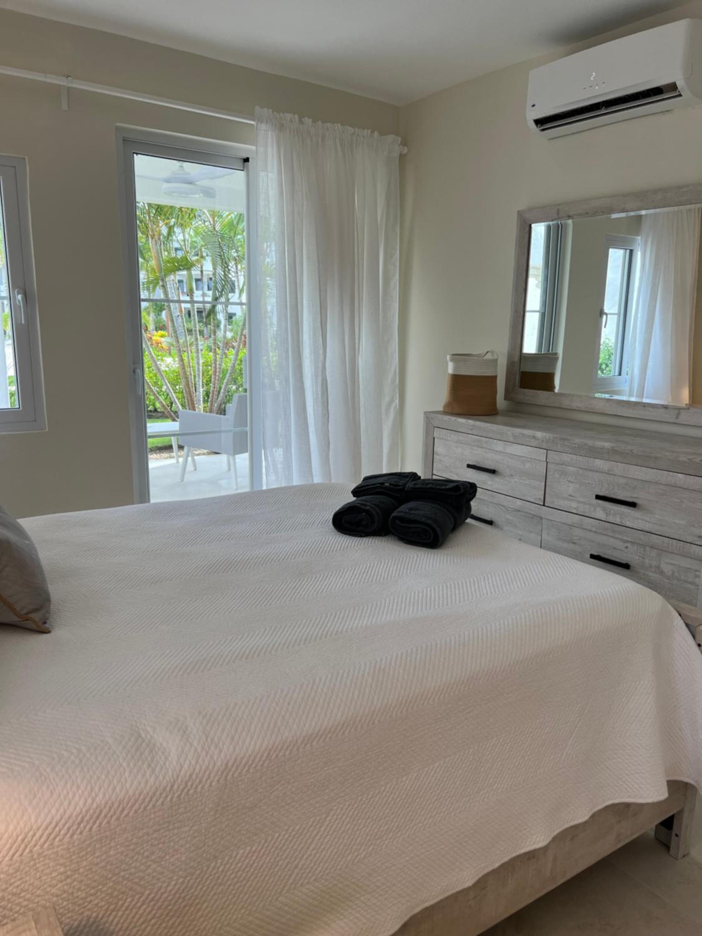 Condominio de 1 dormitorio frente al mar completamente renovado en la comunidad cerrada de Stanza Mare con playa privada, piscina, restaurante y comodidade — 25