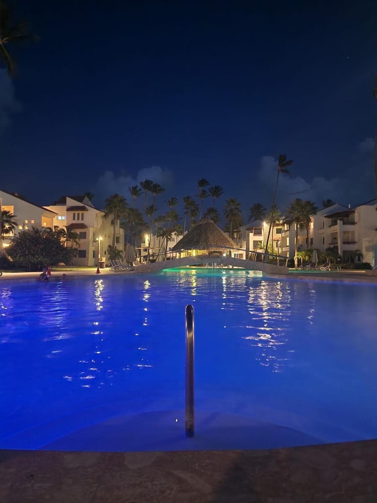 Condominio de 1 dormitorio frente al mar completamente renovado en la comunidad cerrada de Stanza Mare con playa privada, piscina, restaurante y comodidade — 15