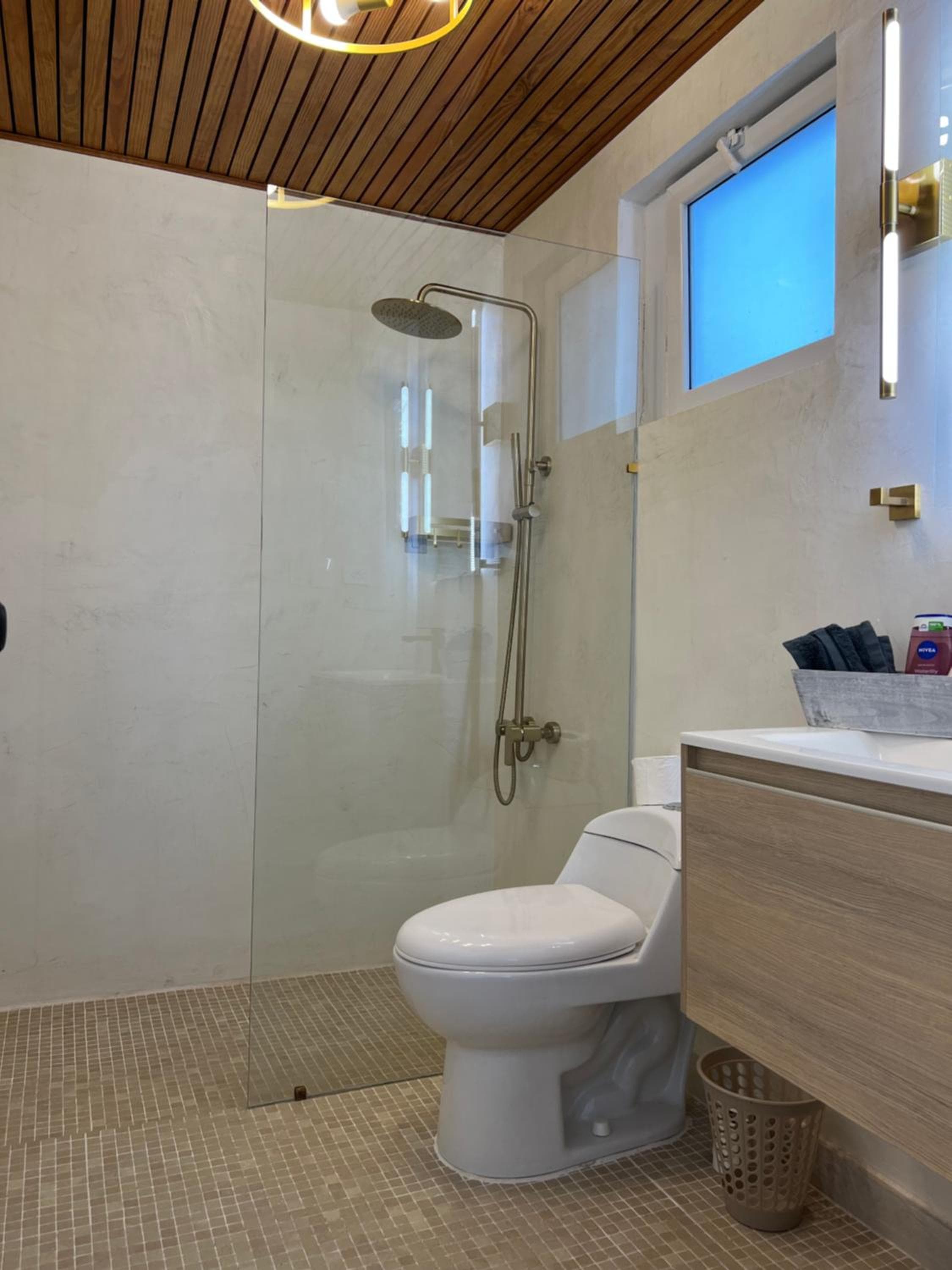 Condominio de 1 dormitorio frente al mar completamente renovado en la comunidad cerrada de Stanza Mare con playa privada, piscina, restaurante y comodidade — 29