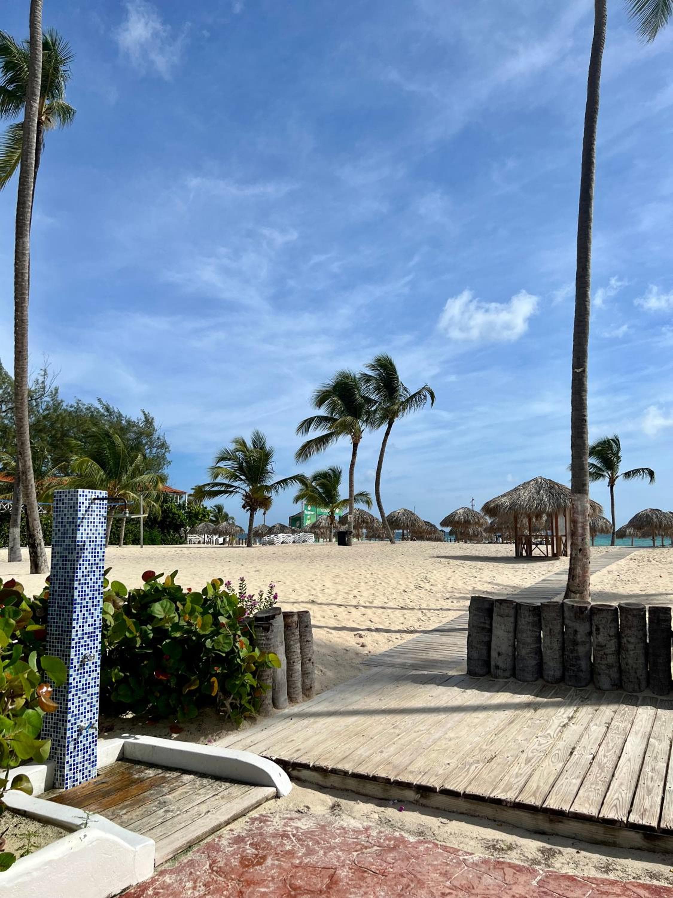 Condominio de 1 dormitorio frente al mar completamente renovado en la comunidad cerrada de Stanza Mare con playa privada, piscina, restaurante y comodidade — 5