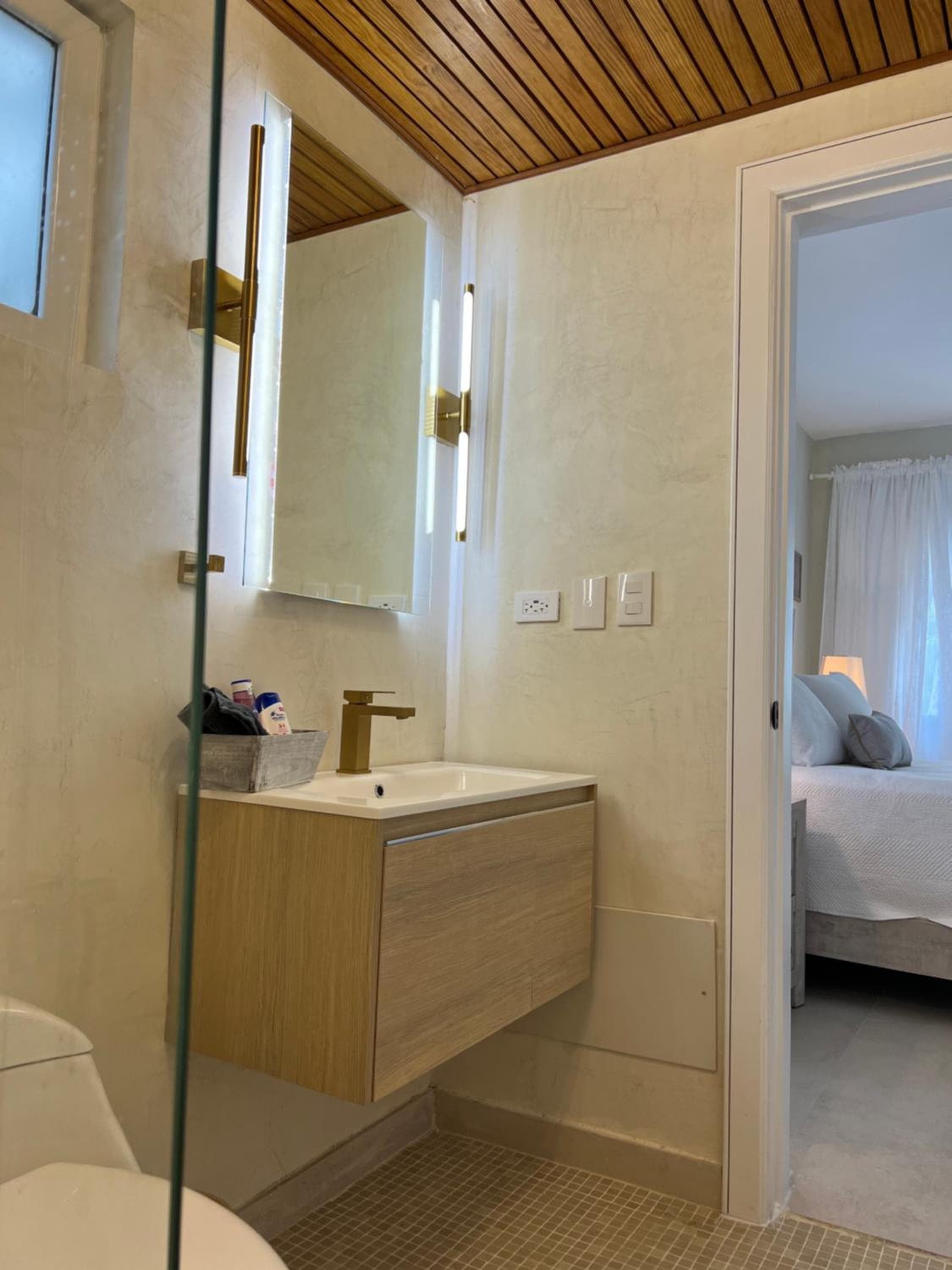 Condominio de 1 dormitorio frente al mar completamente renovado en la comunidad cerrada de Stanza Mare con playa privada, piscina, restaurante y comodidade — 30