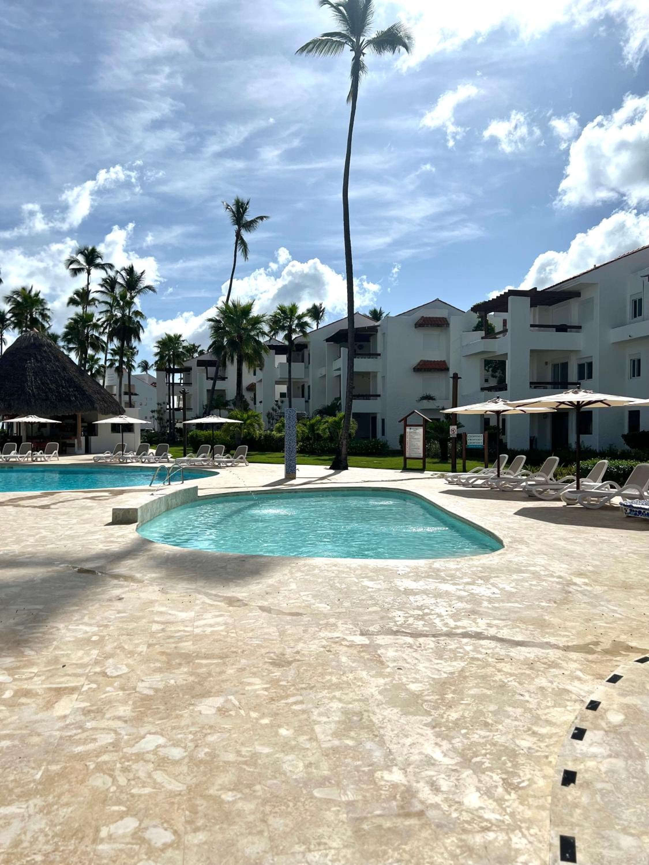 Condominio de 1 dormitorio frente al mar completamente renovado en la comunidad cerrada de Stanza Mare con playa privada, piscina, restaurante y comodidade — 14