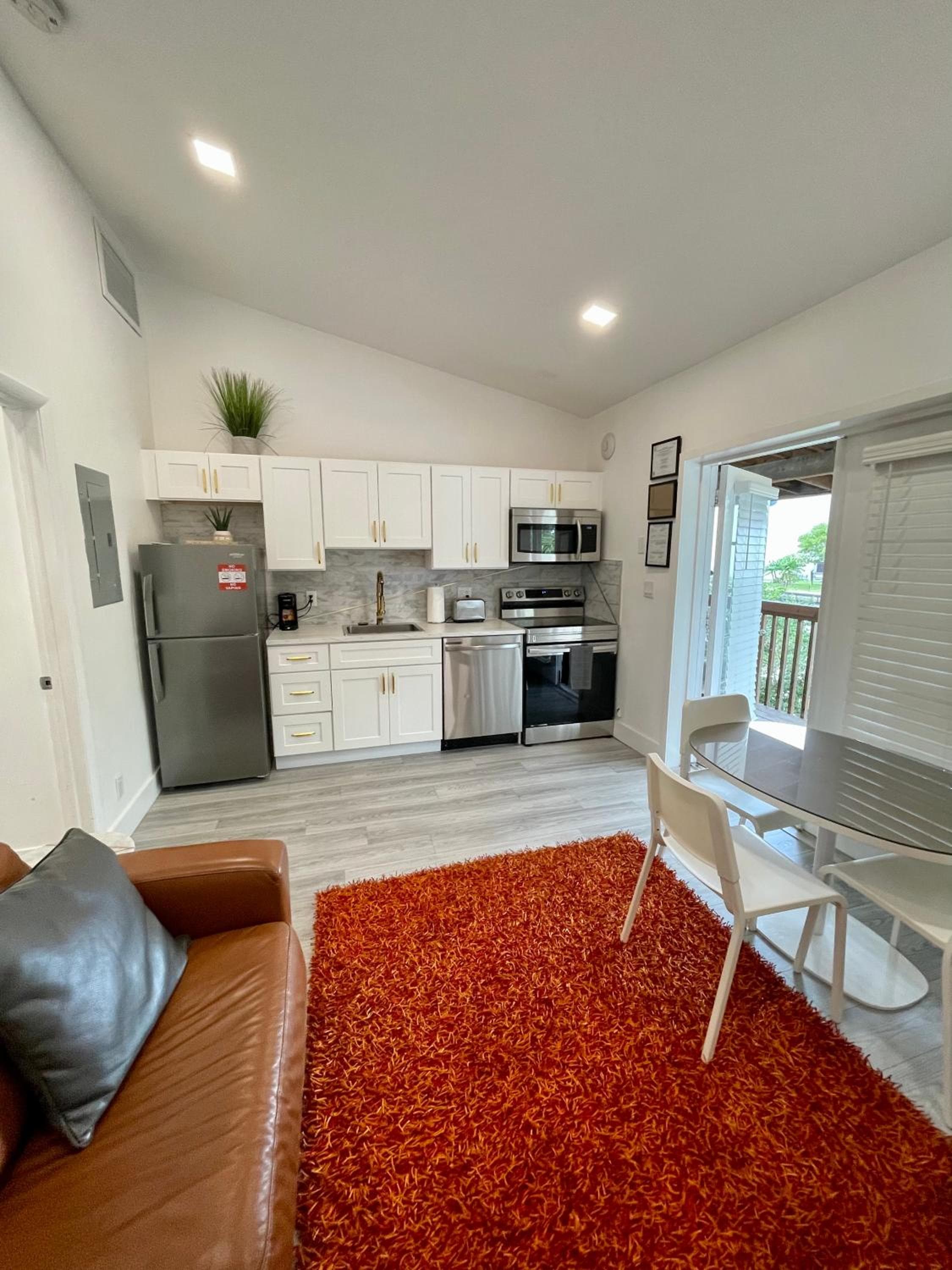Modern Riverview Apartments — 13