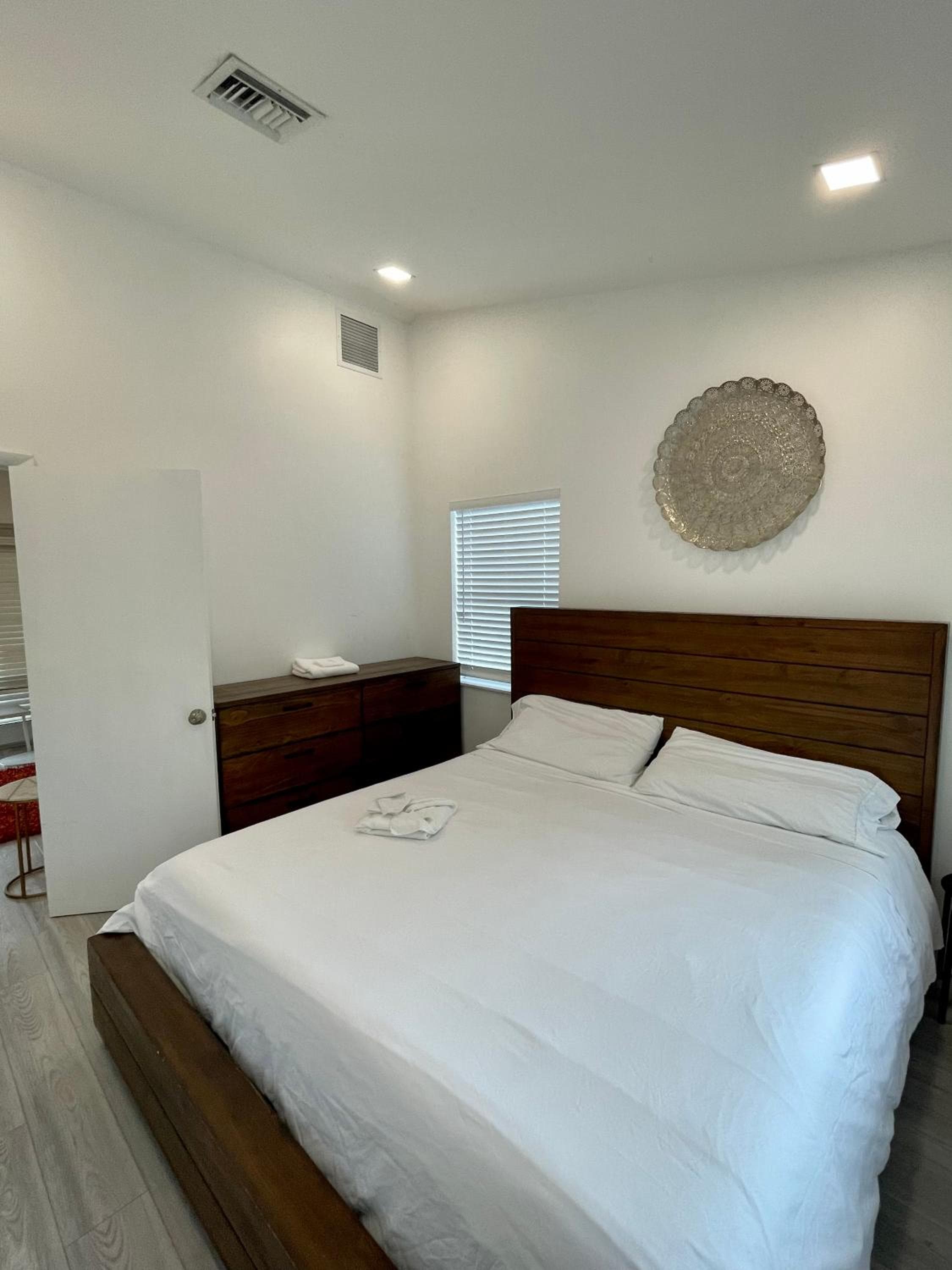 Modern Riverview Apartments — 12