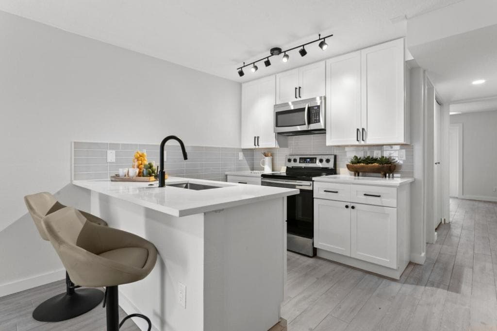 UNIVERSITY SERENITY SUITES — 19