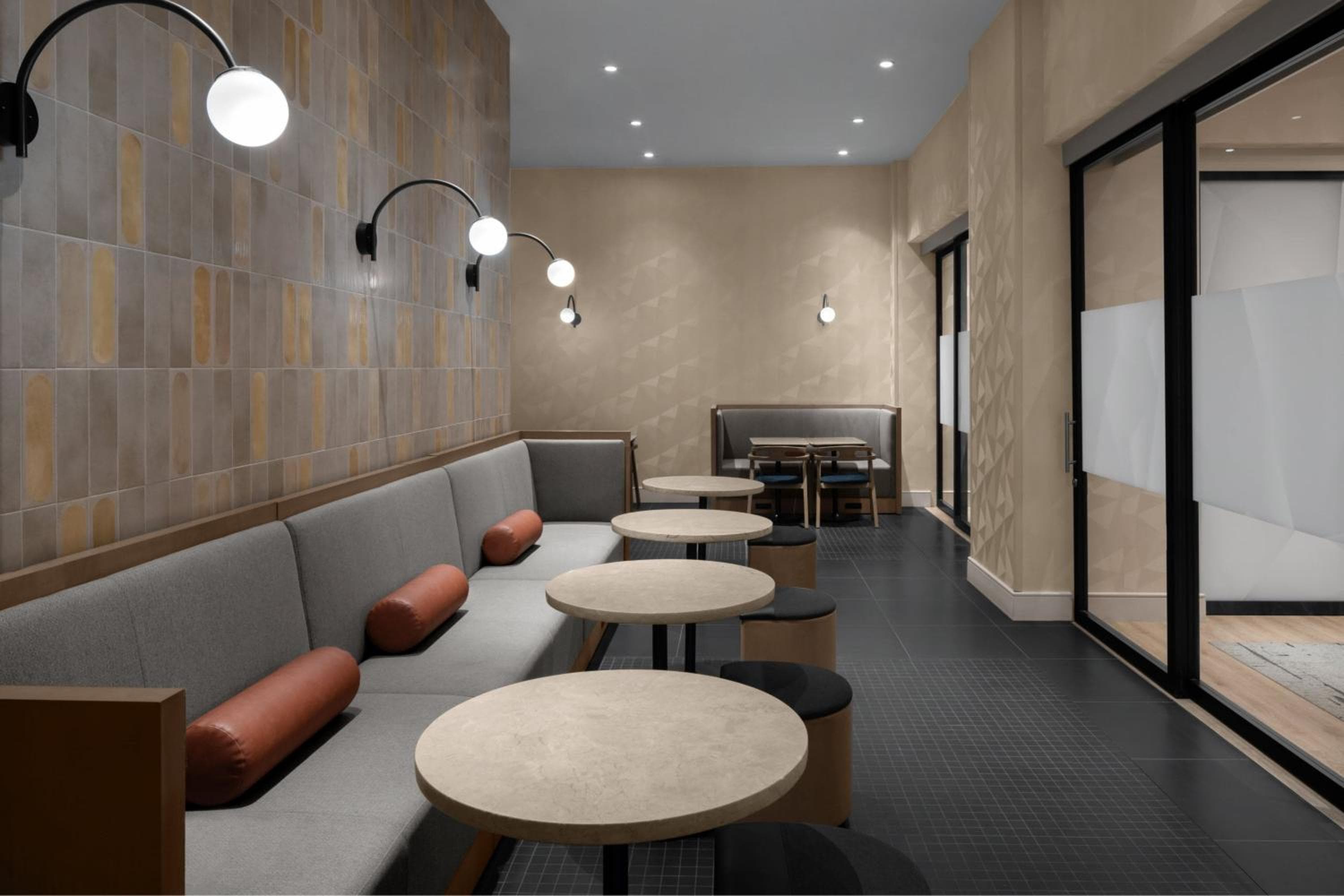 Courtyard by Marriott New York World Trade Center Area — 25