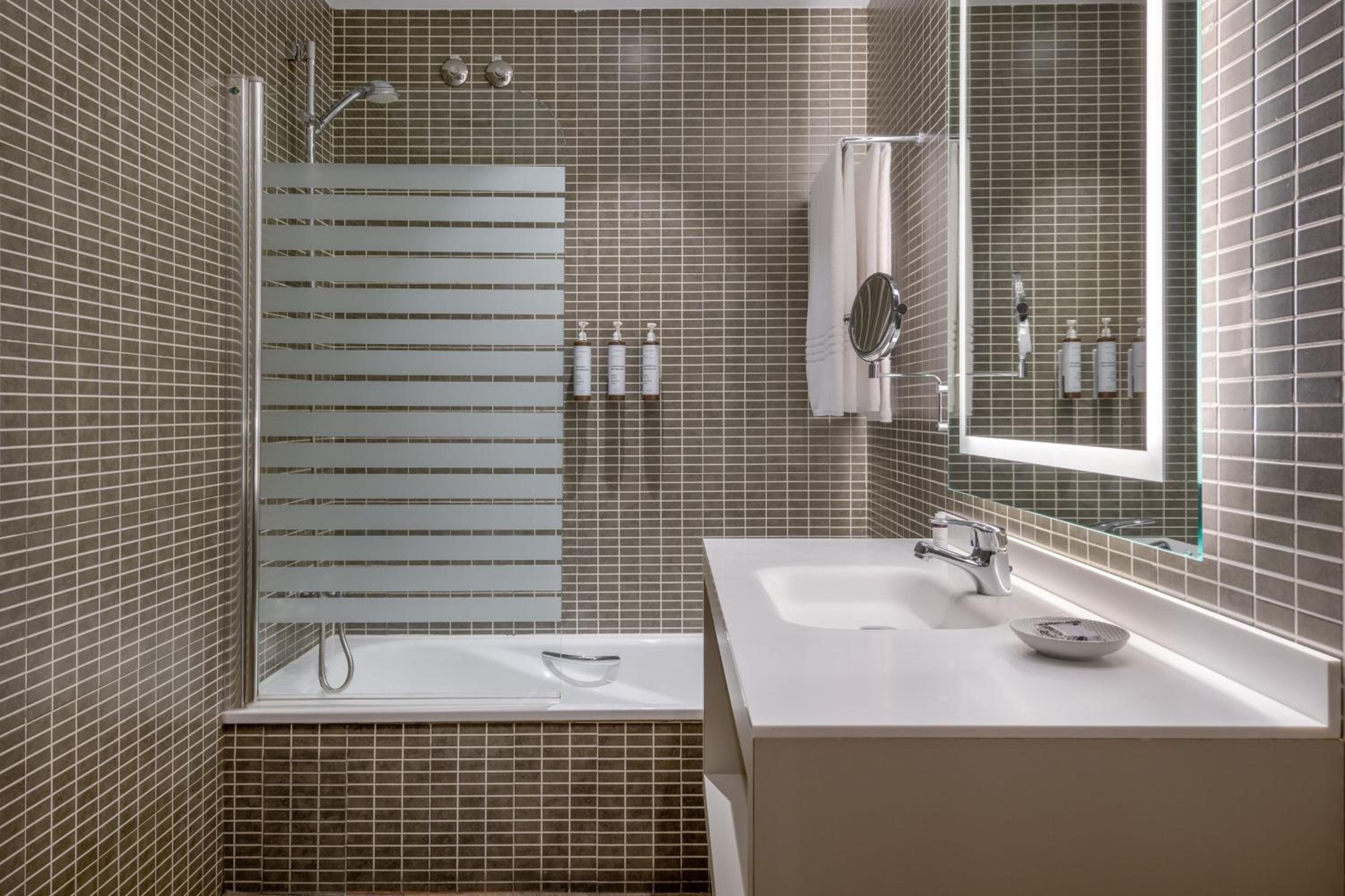 AC Hotel Recoletos by Marriott — 10