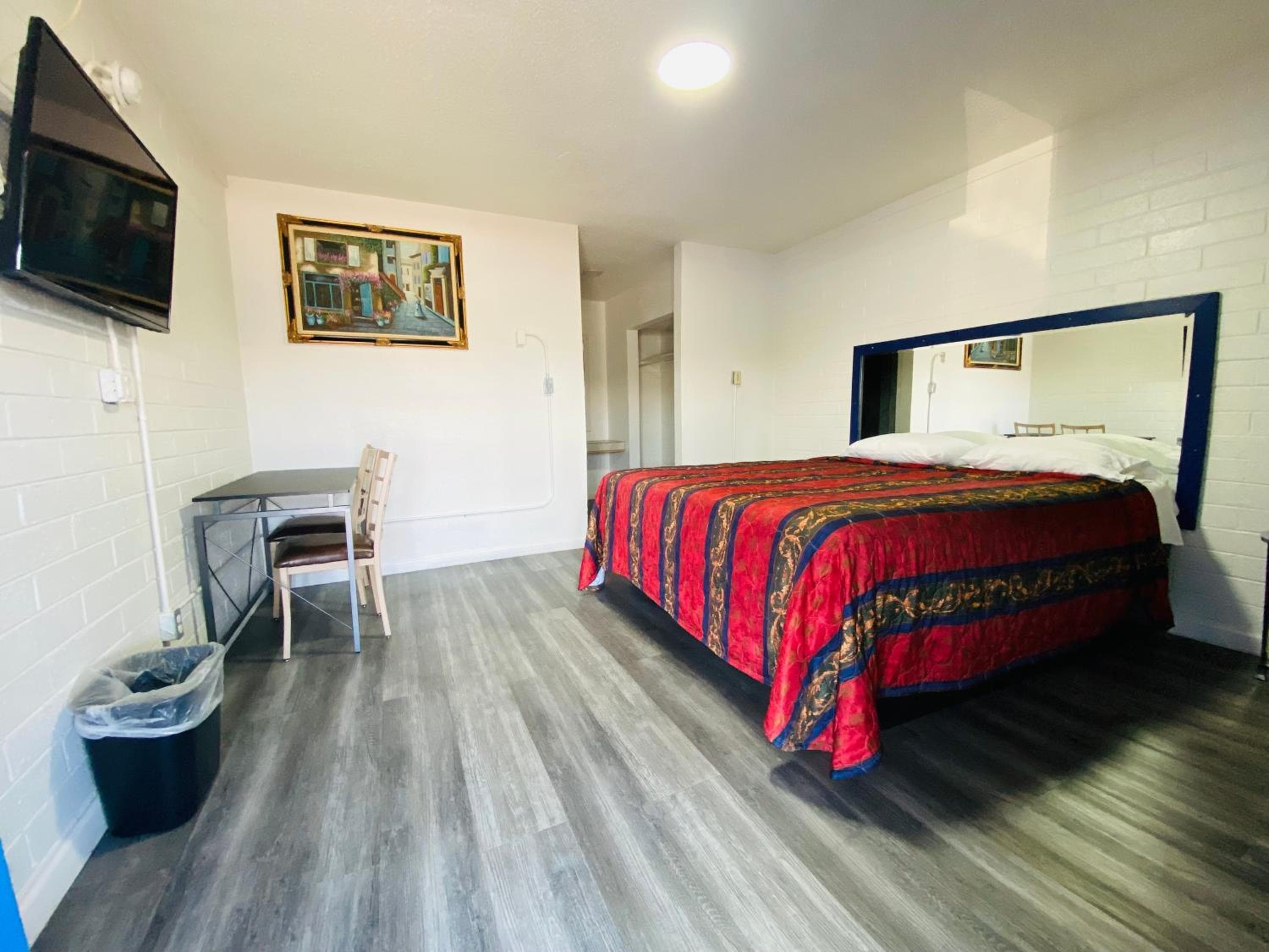 Lucky cuss Motel — 1
