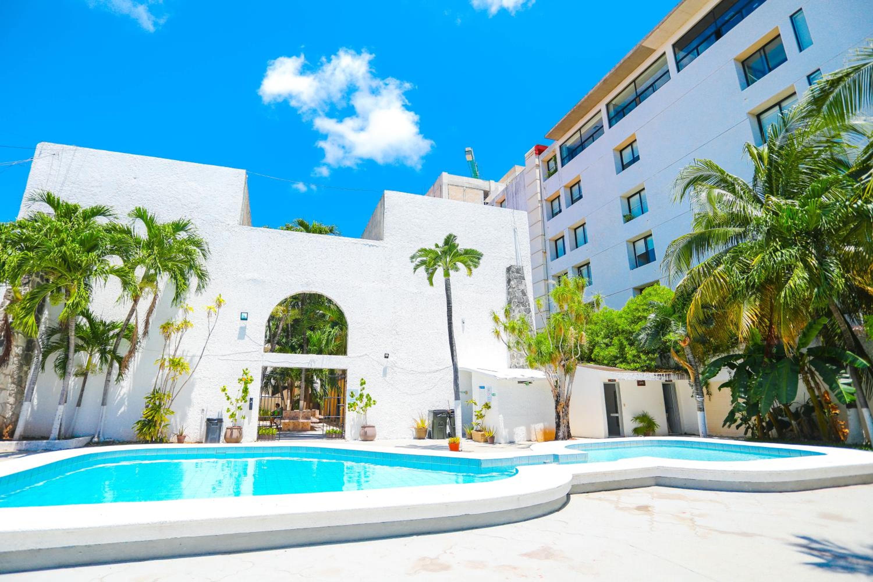 Hotel Parador — 16