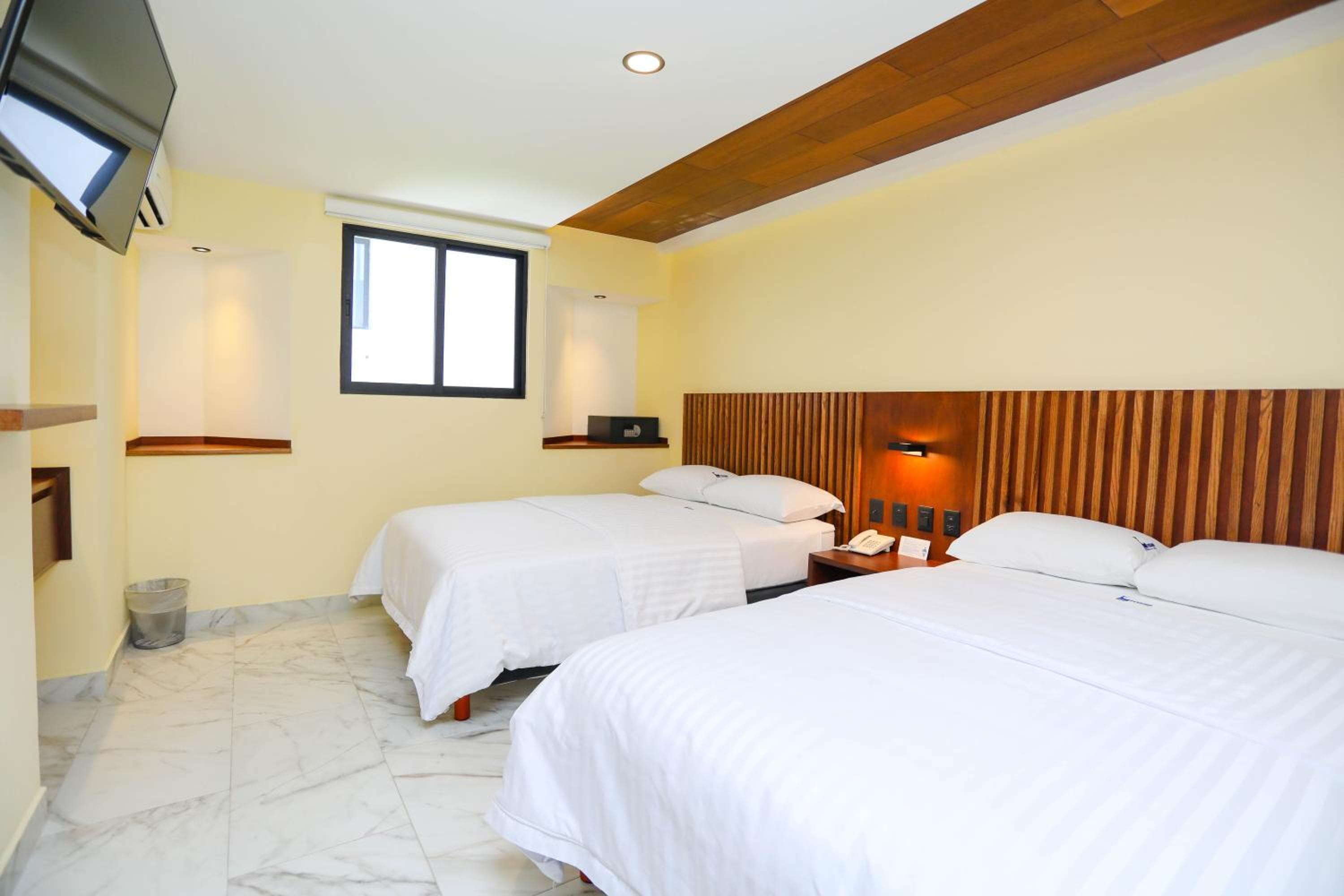 Hotel Parador — 27