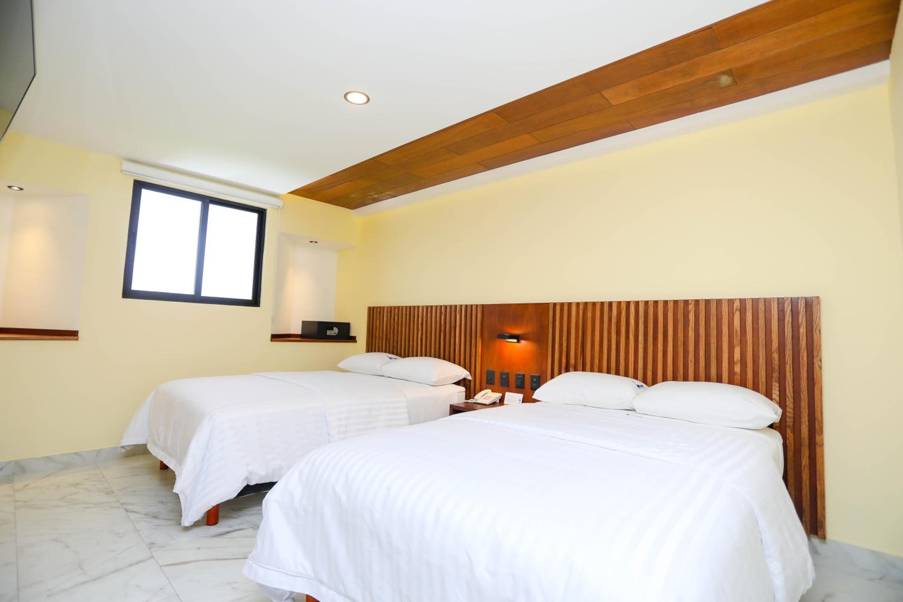 Hotel Parador — 6