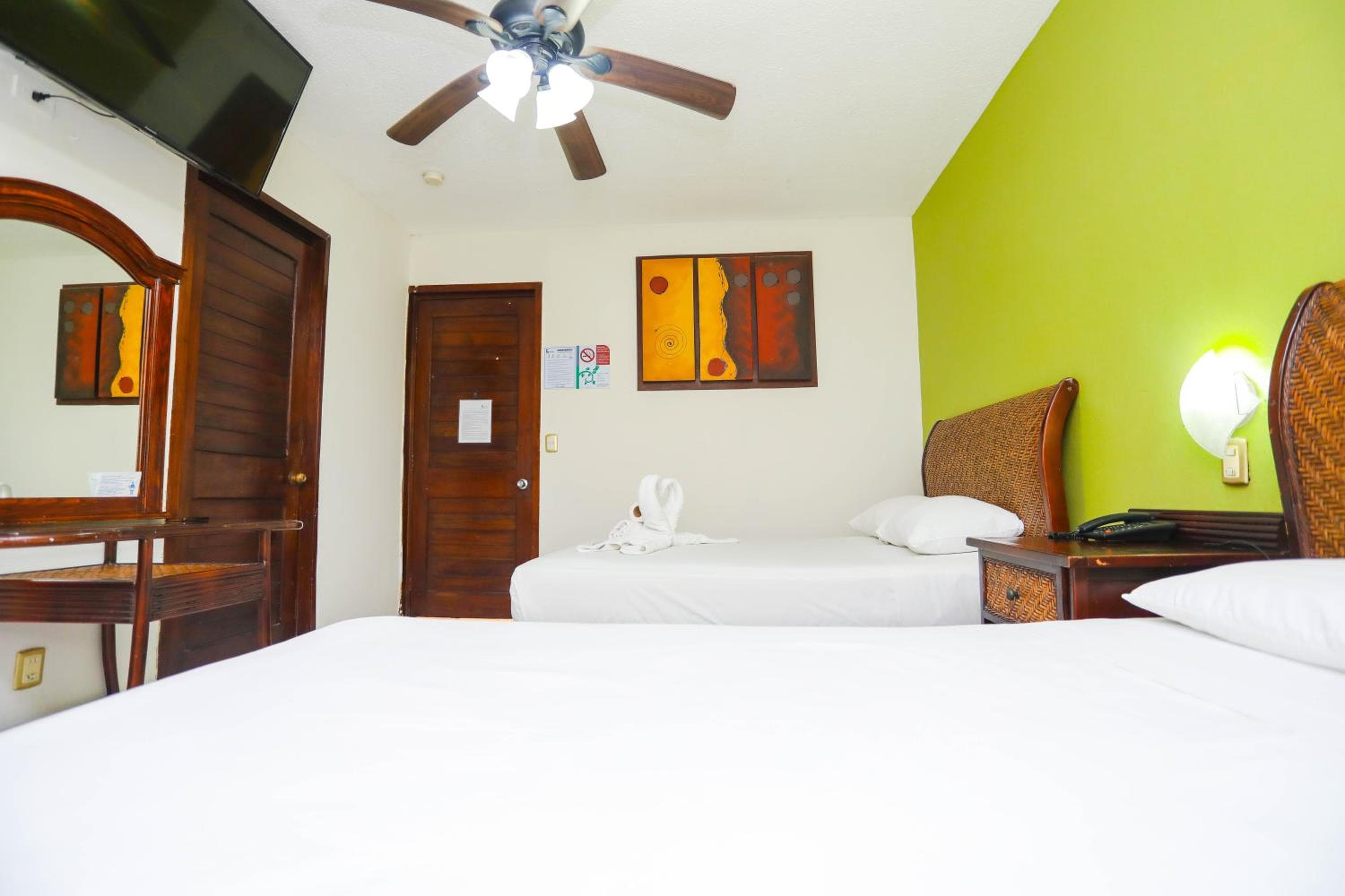 Hotel Parador — 2