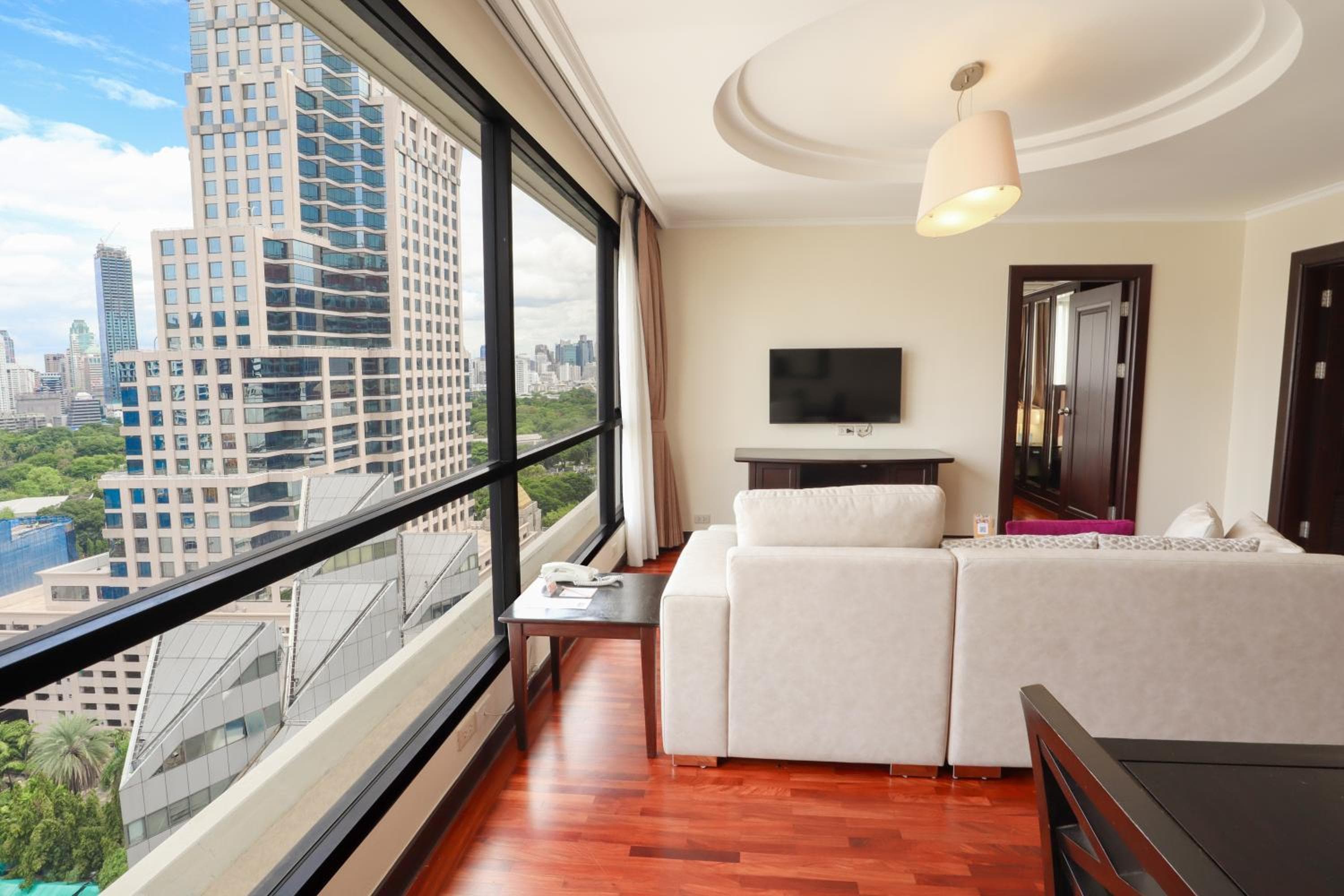Bandara Suites Silom, Bangkok — 10