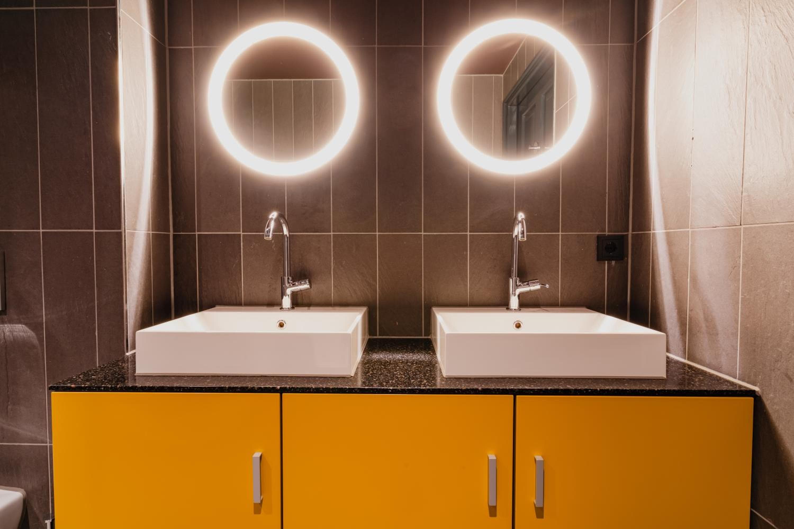 De Jonker Urban Studios & Suites — 13