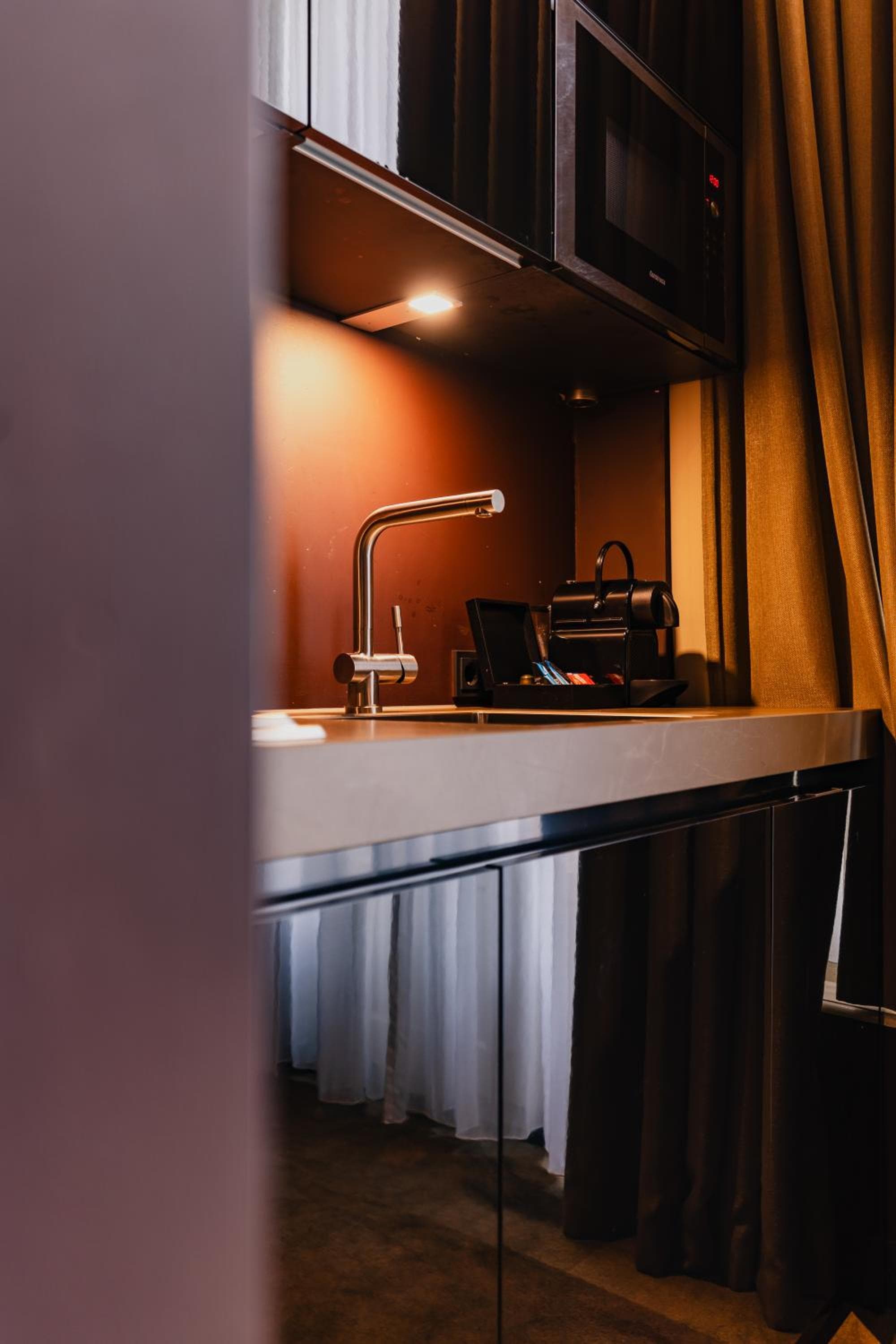 De Jonker Urban Studios & Suites — 14