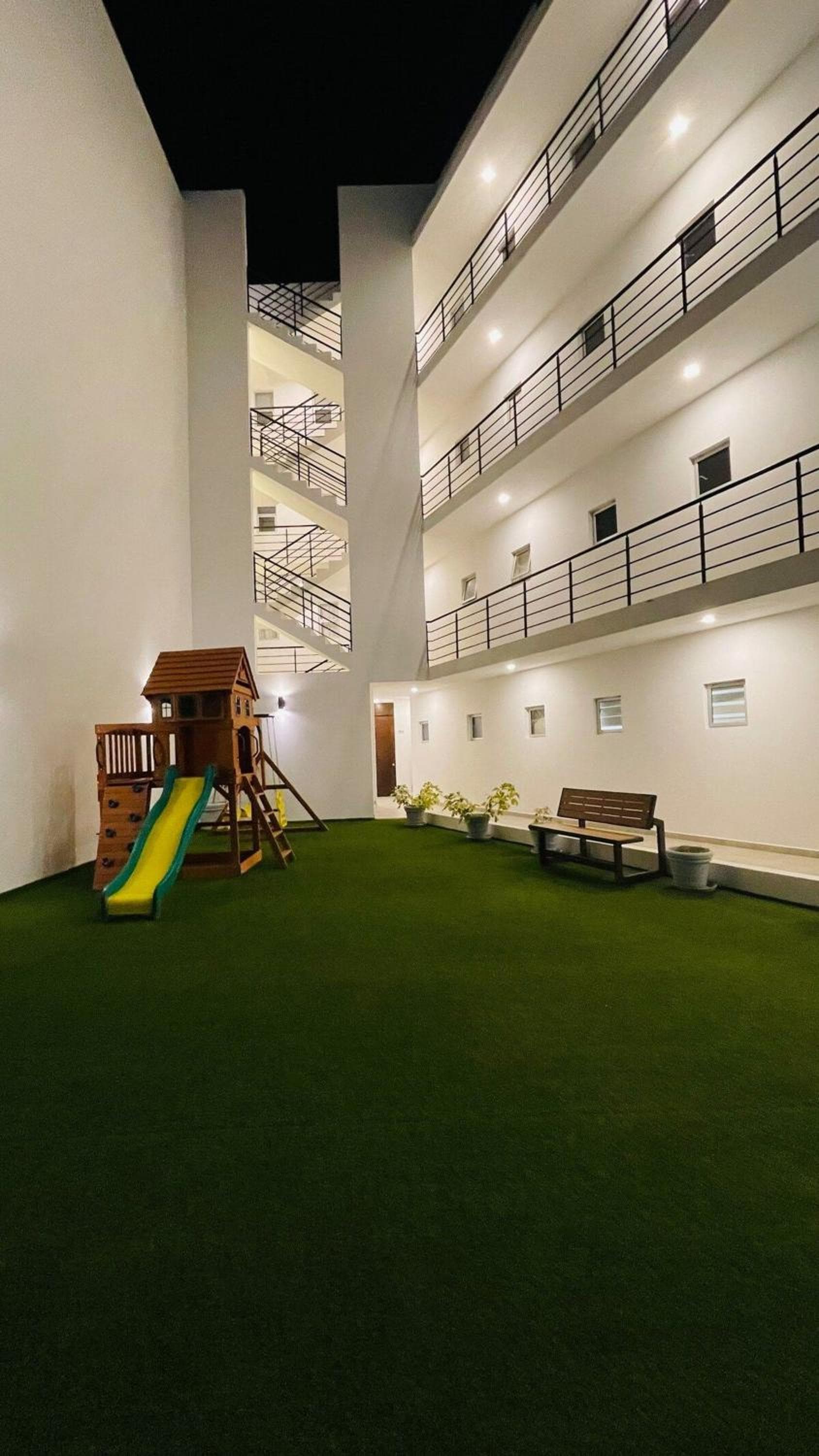 Primer Piso condo , 3 Recamaras+2.5 baños +alberca — 27
