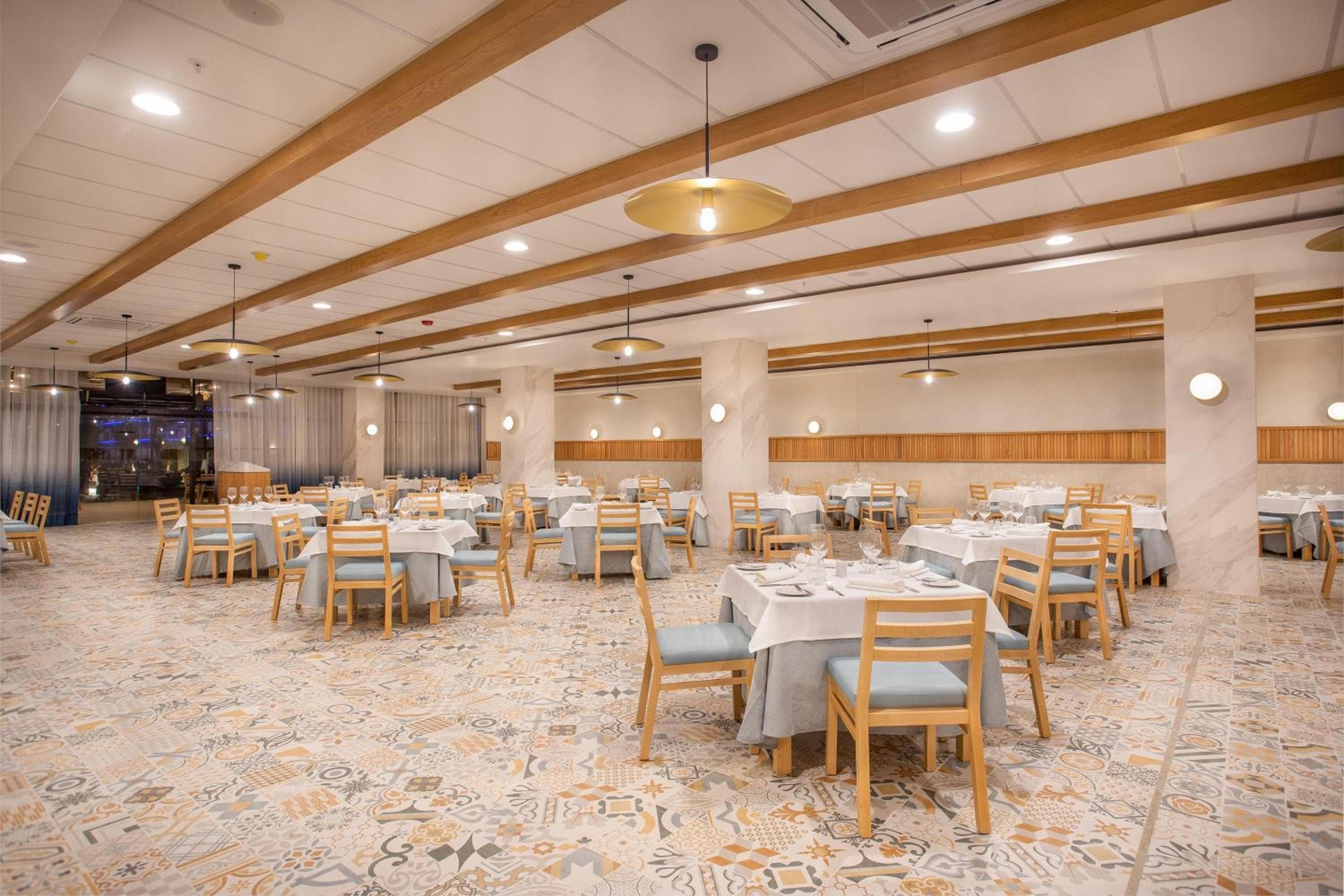 Serenade Punta Cana Beach & Spa Resort — 25