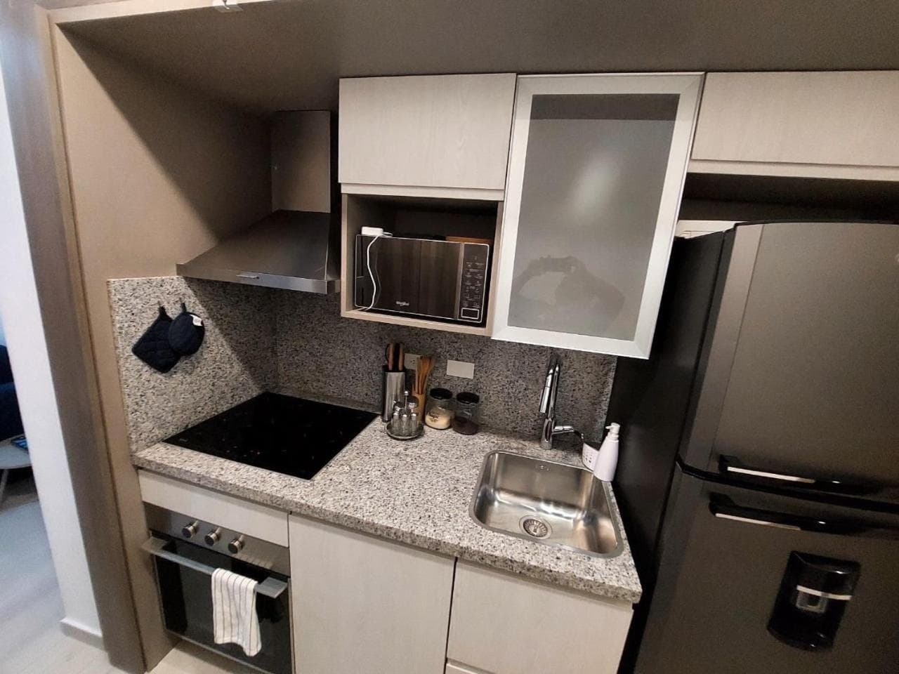 Condominio di lusso al mare 1BDR Paseo Playa Coral D-306 — 17