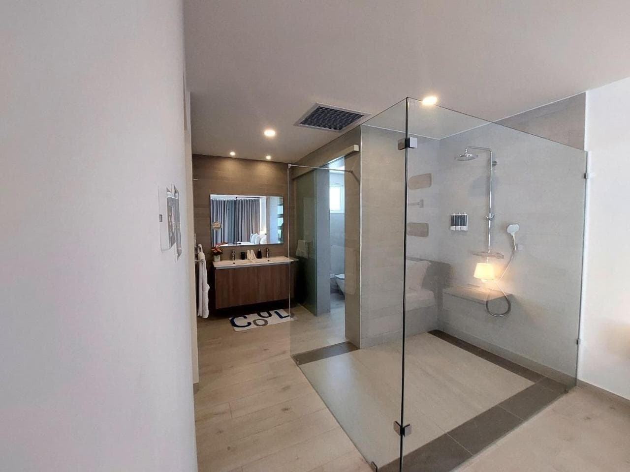 Condominio di lusso al mare 1BDR Paseo Playa Coral D-306 — 24
