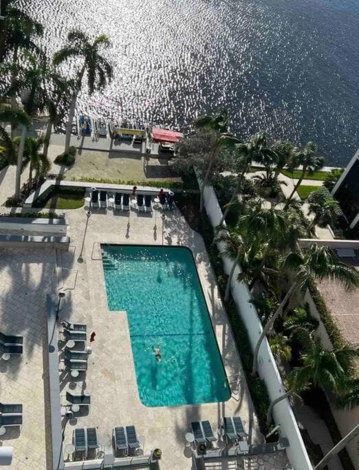 Condo, Breathtaking Water views, King Suite, Hilton Property — 27