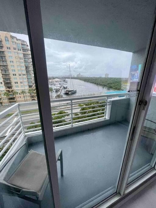 New Luxury Water Front Condo — 27