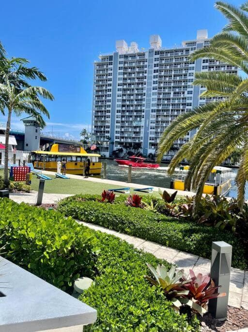 New Luxury Water Front Condo — 9