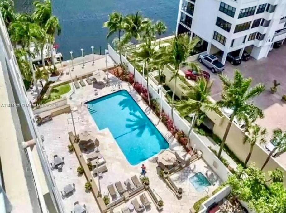 New Luxury Water Front Condo — 10