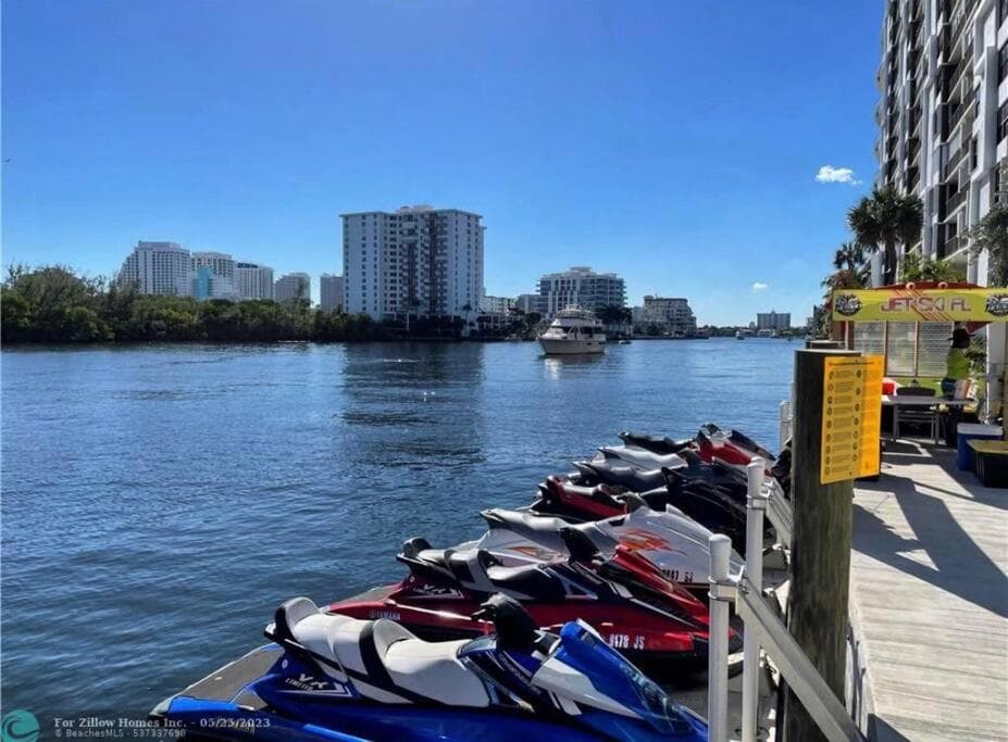 New Luxury Water Front Condo — 12
