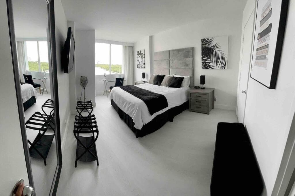 New Luxury Water Front Condo — 17