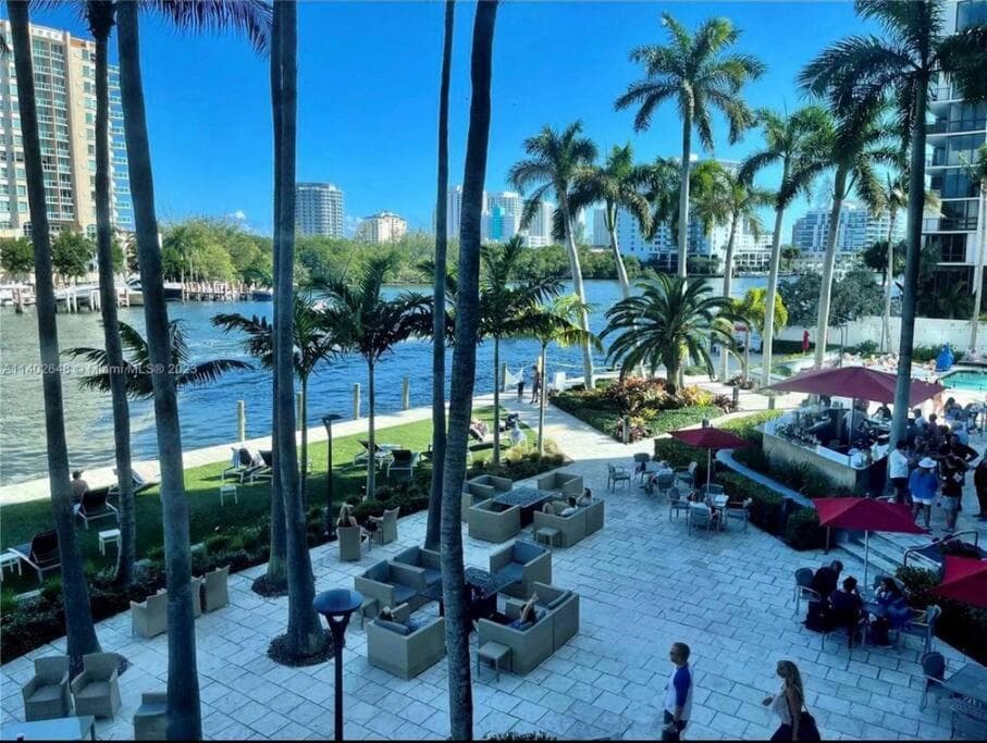 New Luxury Water Front Condo — 13