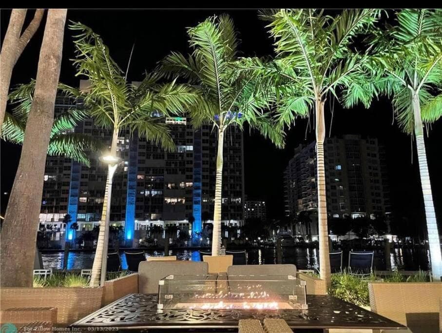 New Luxury Water Front Condo — 15