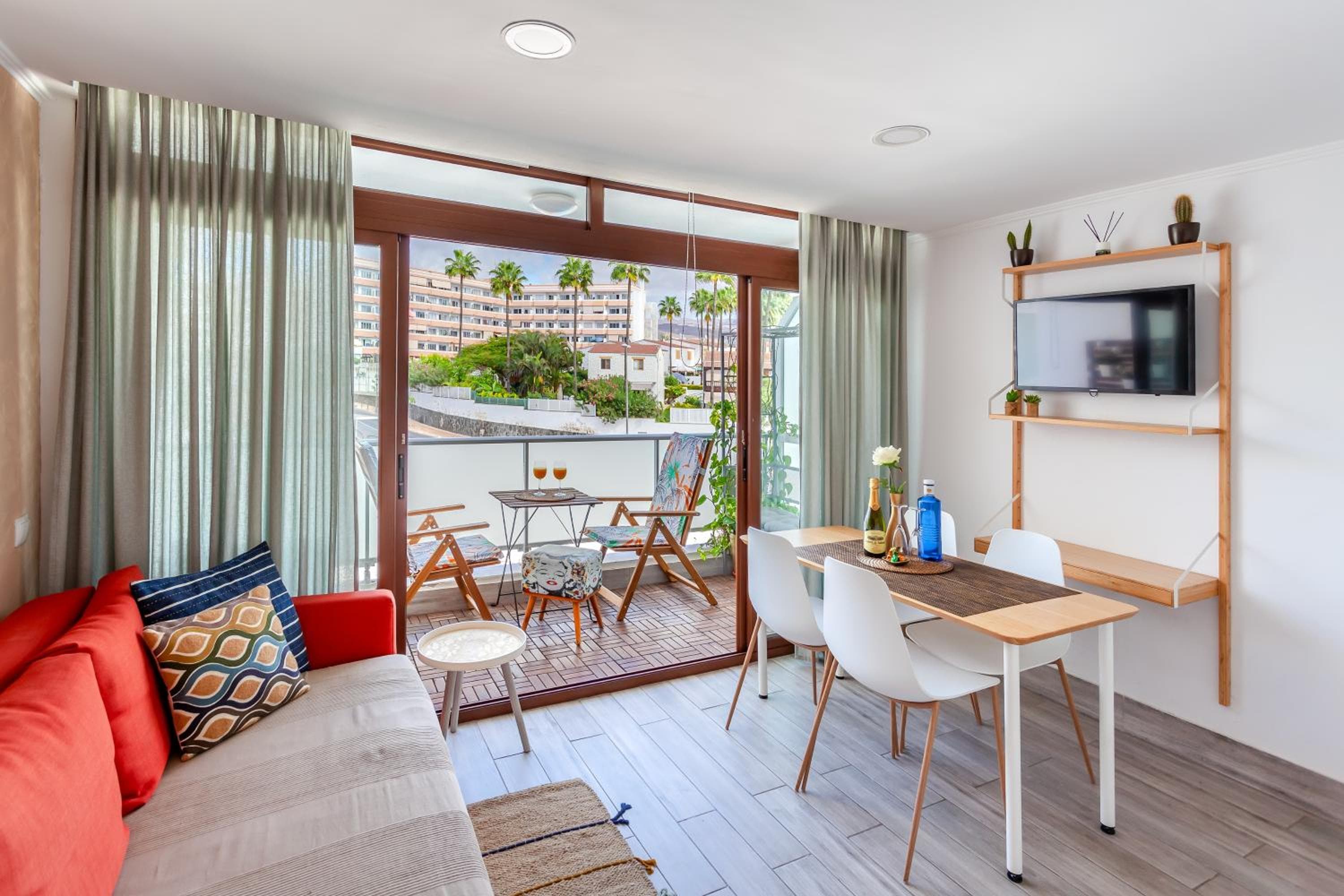 Modern Apt with Pool - Yumbo & Beach — 1