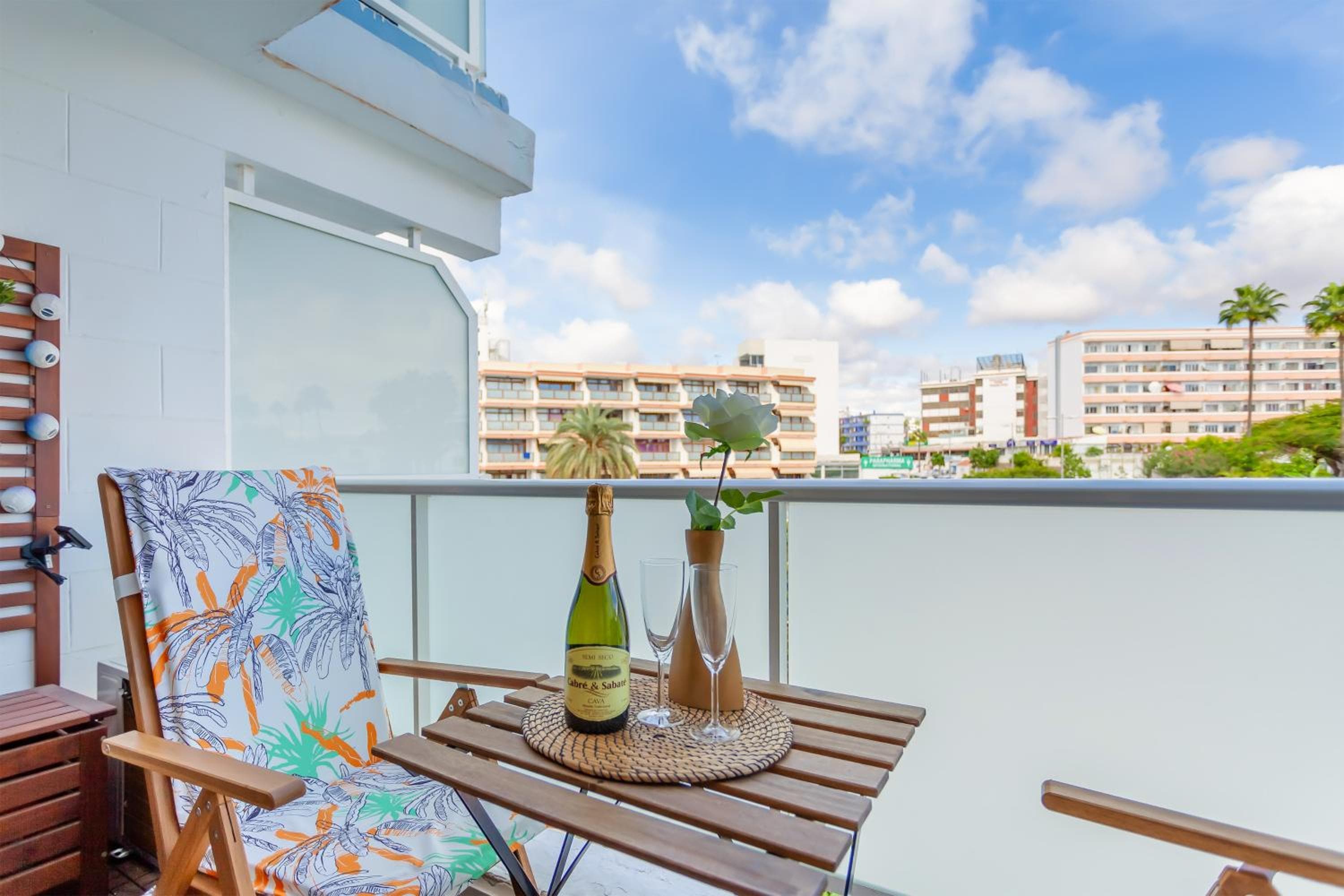 Modern Apt with Pool - Yumbo & Beach — 3