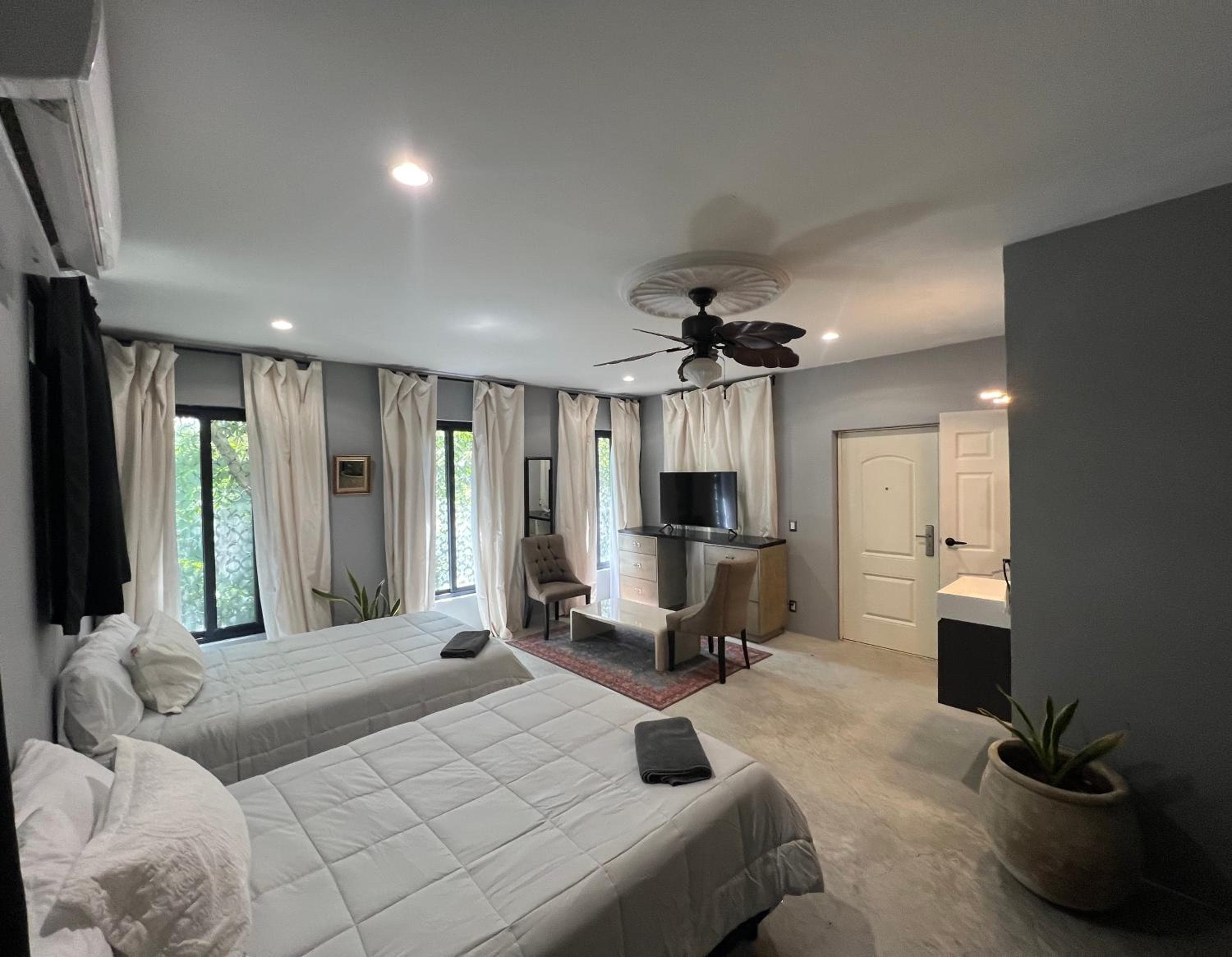 Casa Halo - Mansion, Nightclub, Pool, Sonos, Gated, Staff — 26