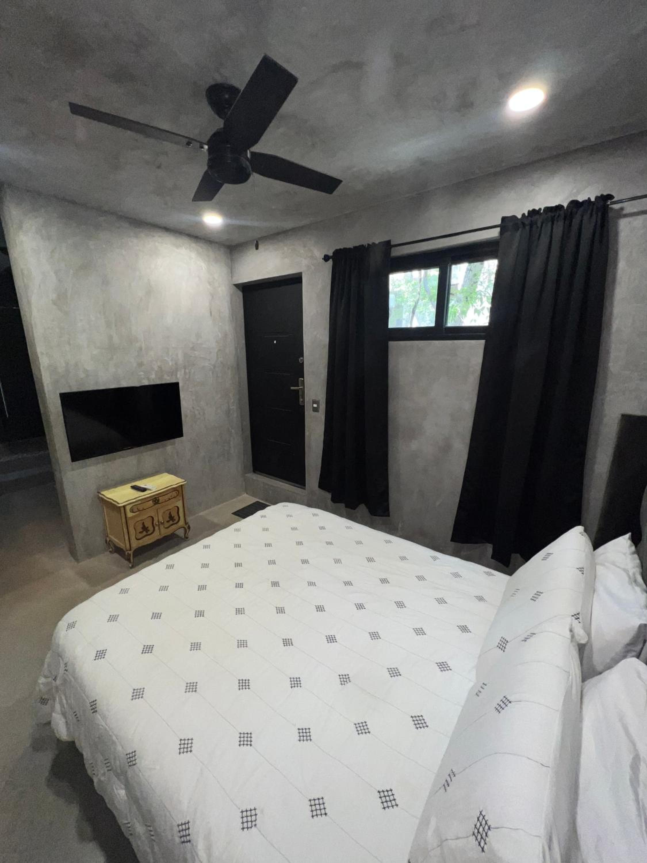 Casa Halo - Mansión LUX, piscina, Sonos, gimnasio, billar y personal — 8