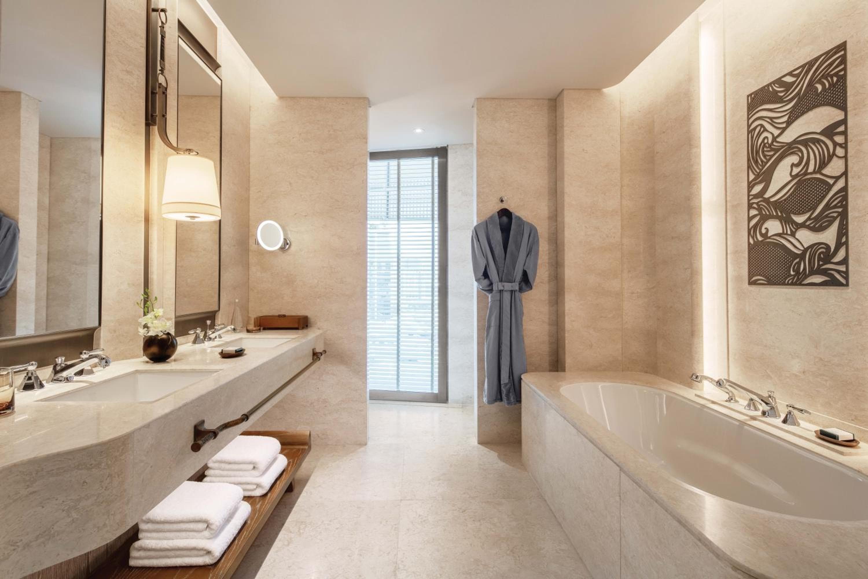 Waldorf Astoria Bangkok — 23
