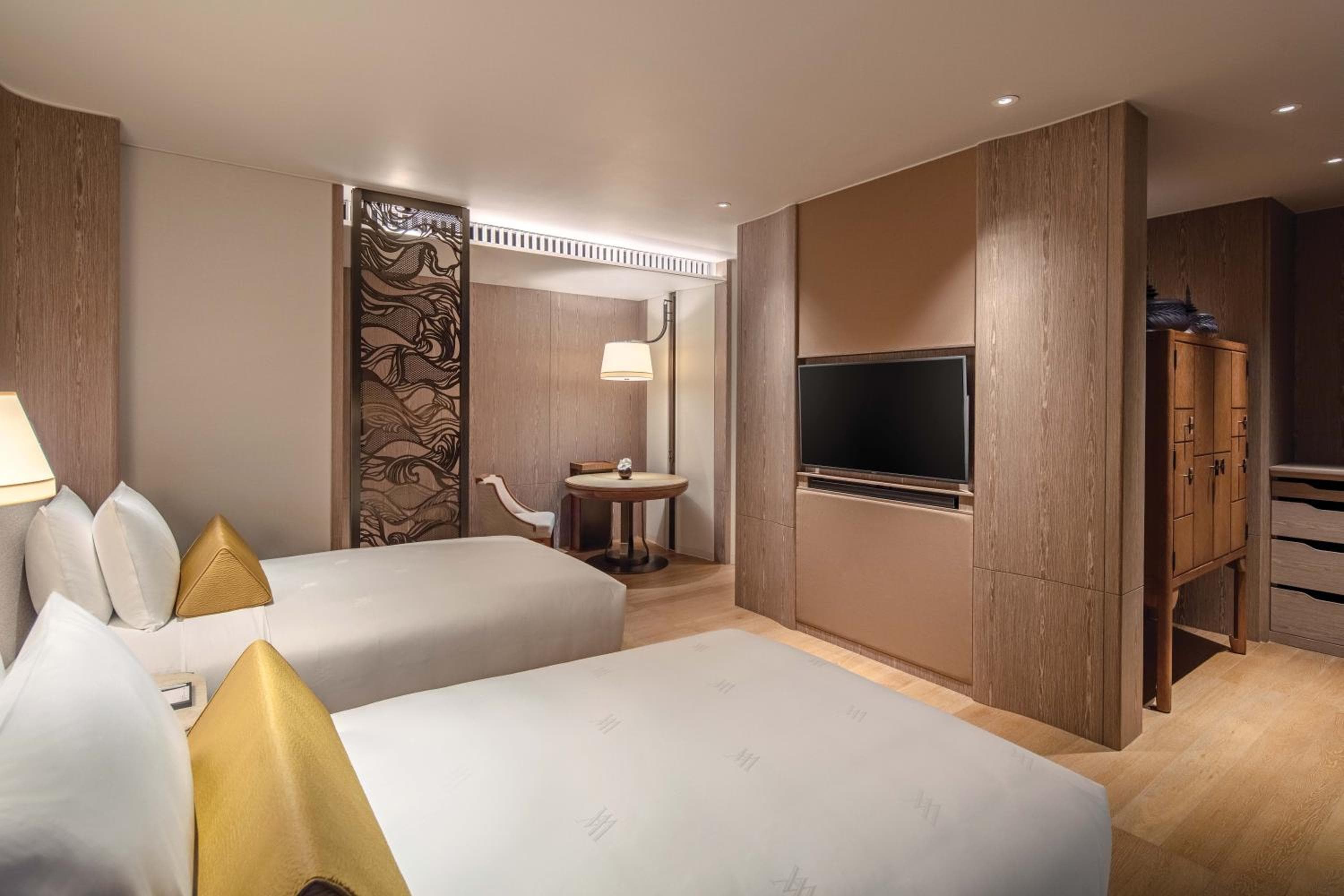 Waldorf Astoria Bangkok — 25