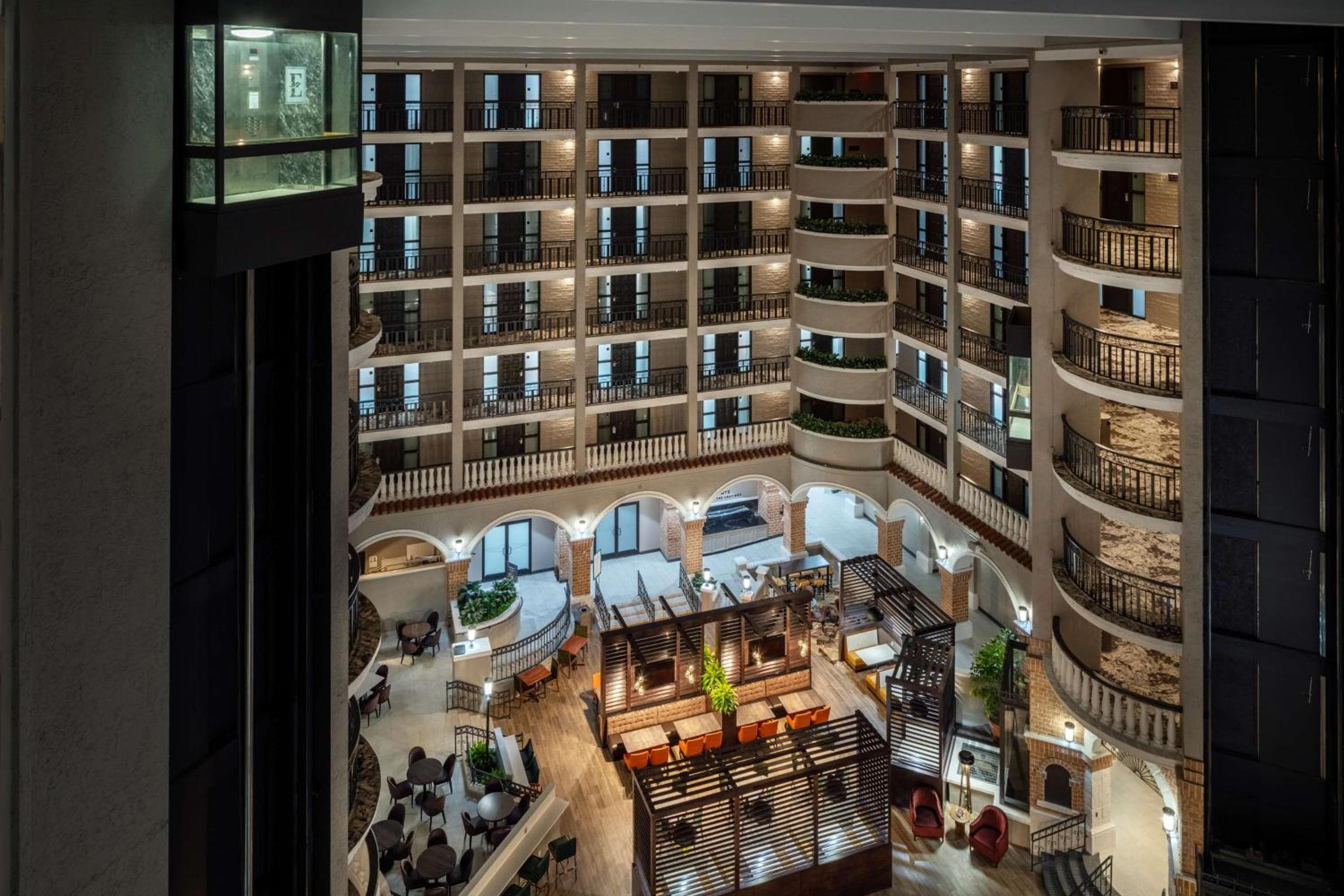 Embassy Suites by Hilton Orlando Norte — 4