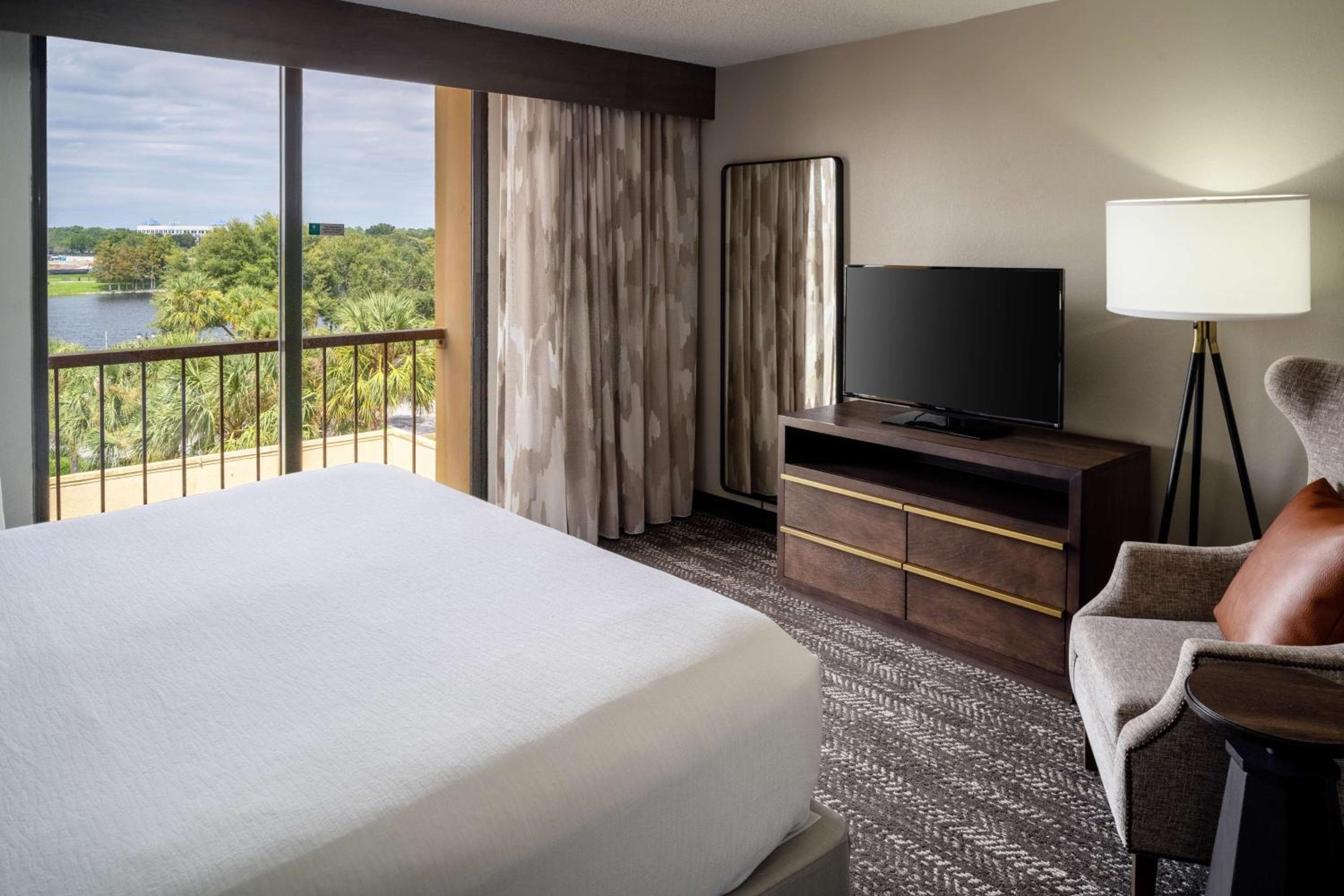 Embassy Suites by Hilton Orlando North — 14