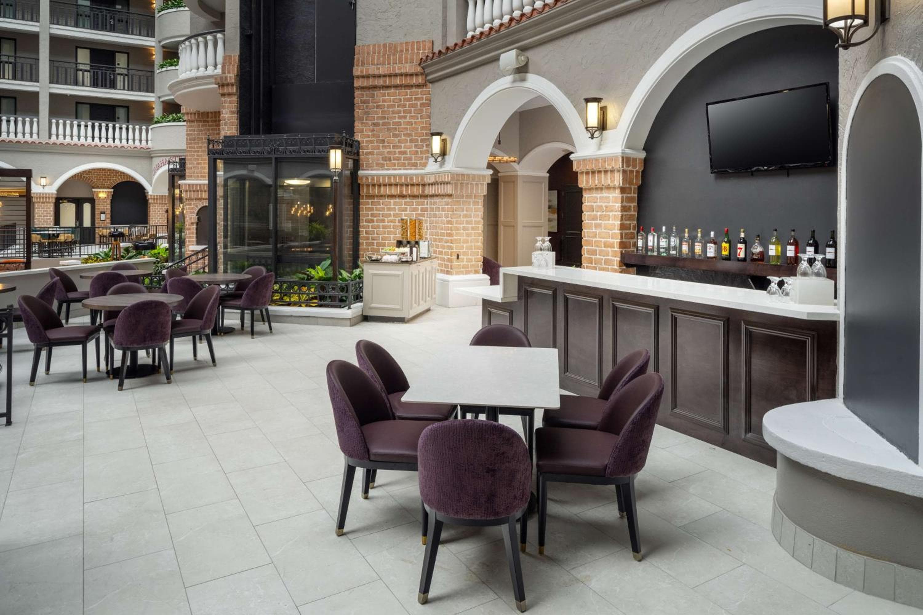 Embassy Suites by Hilton Orlando North — 8