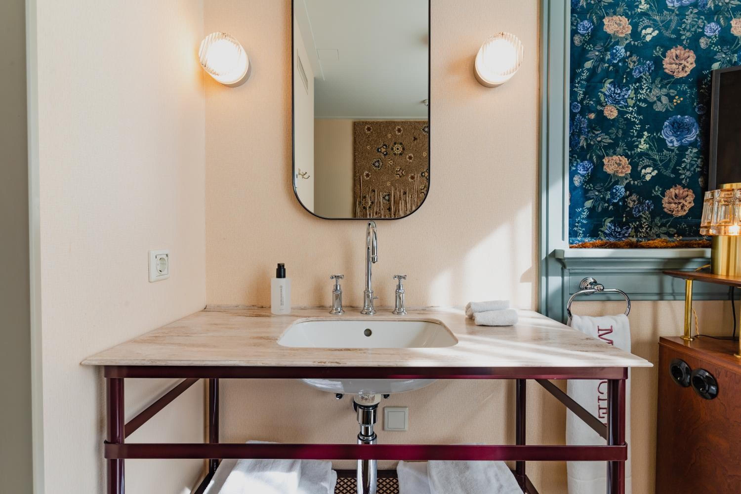 Hotel Mercier — 24