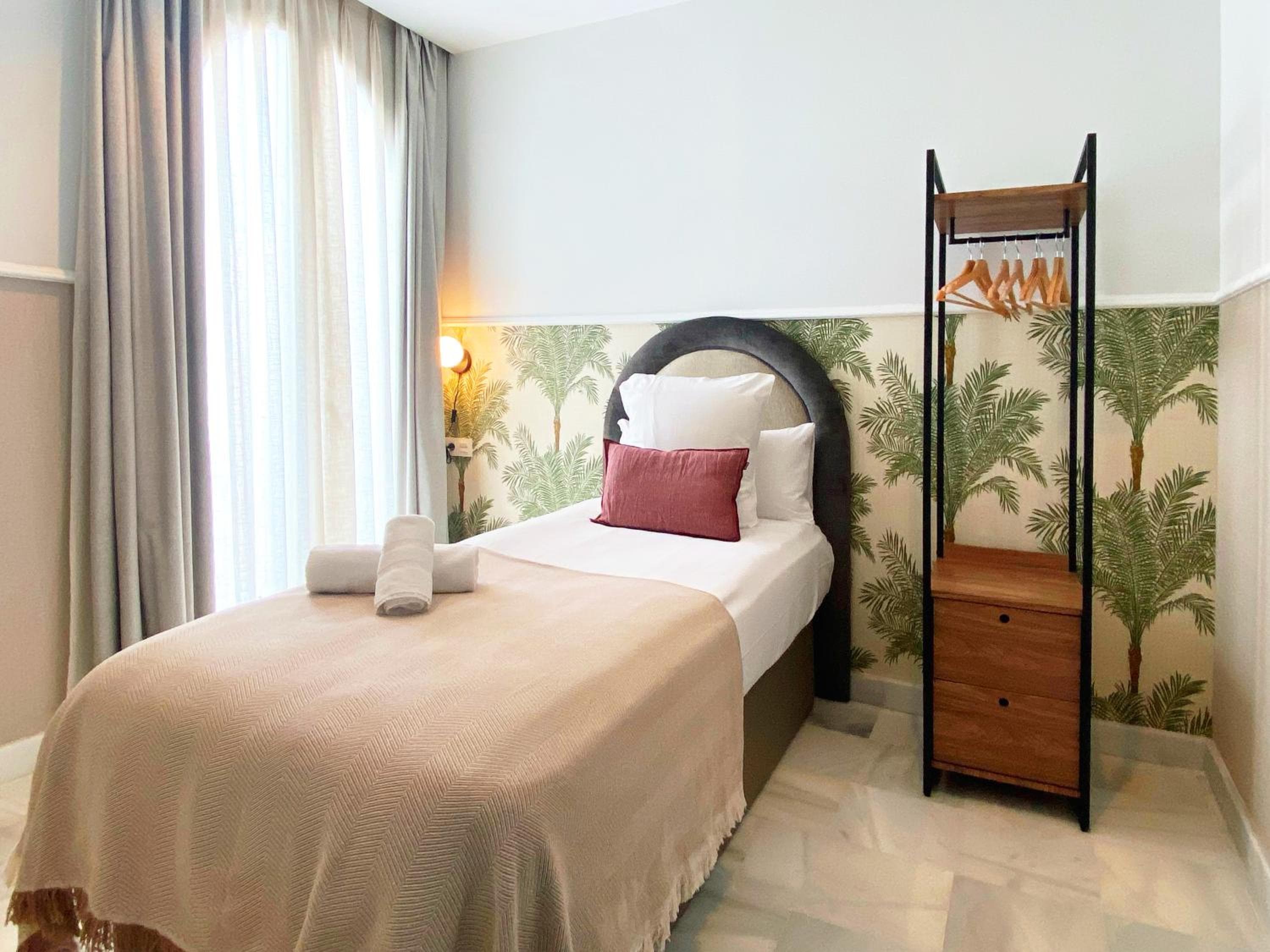 Feelathome San Lorenzo Apartments — 17
