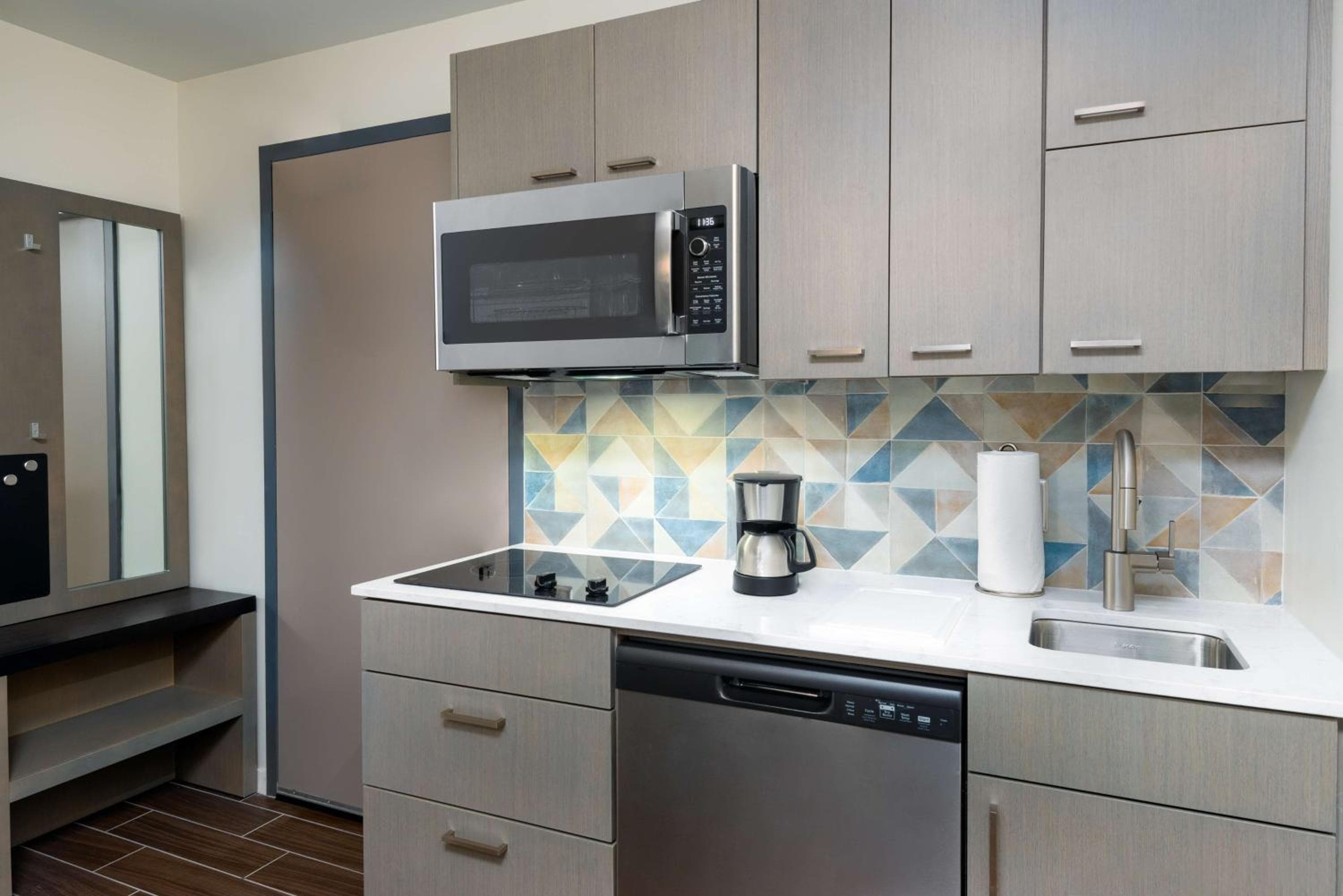 Hyatt House Orlando Aeroporto — 21