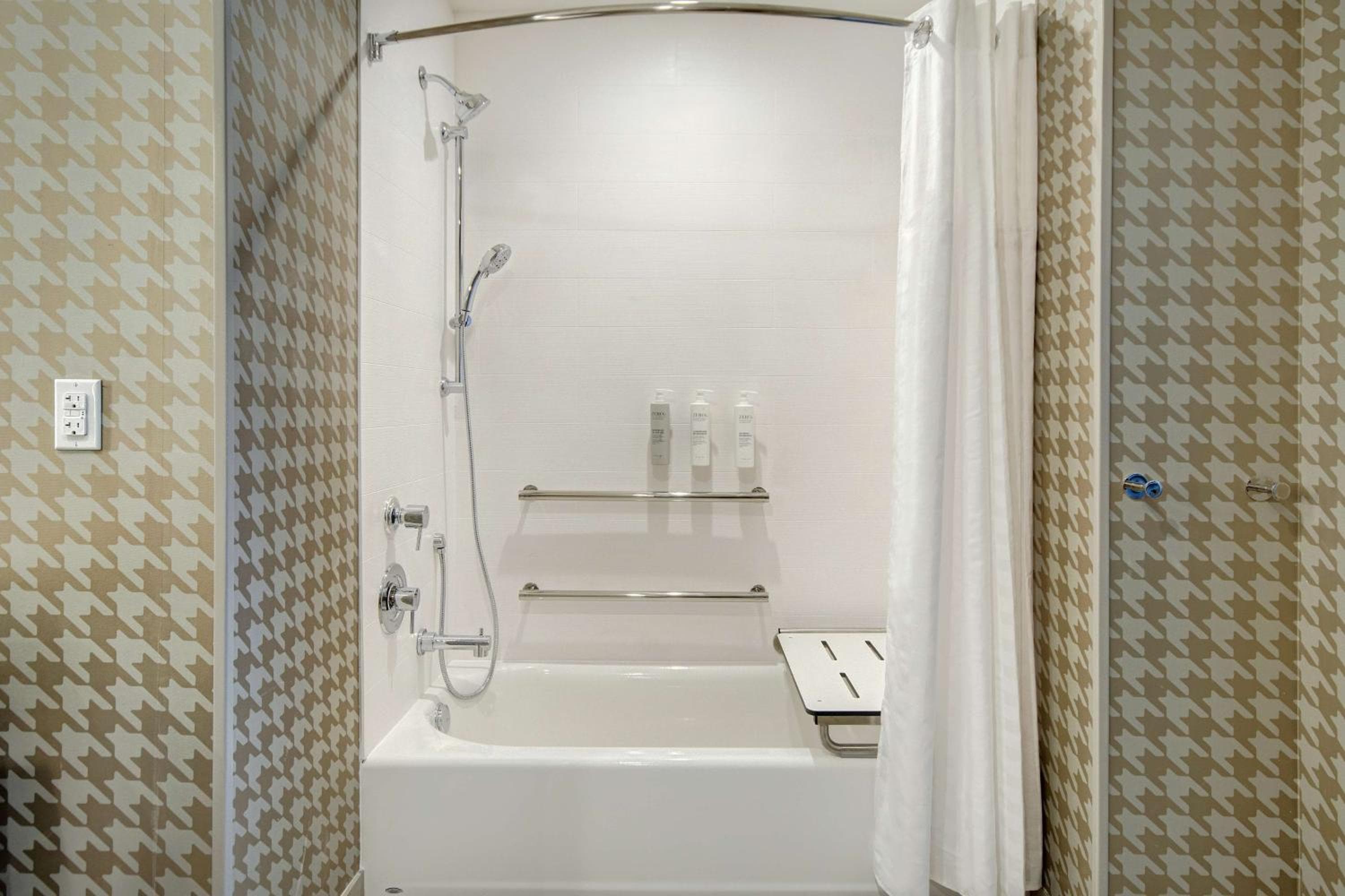 Home2 Suites By Hilton Las Vegas North — 26
