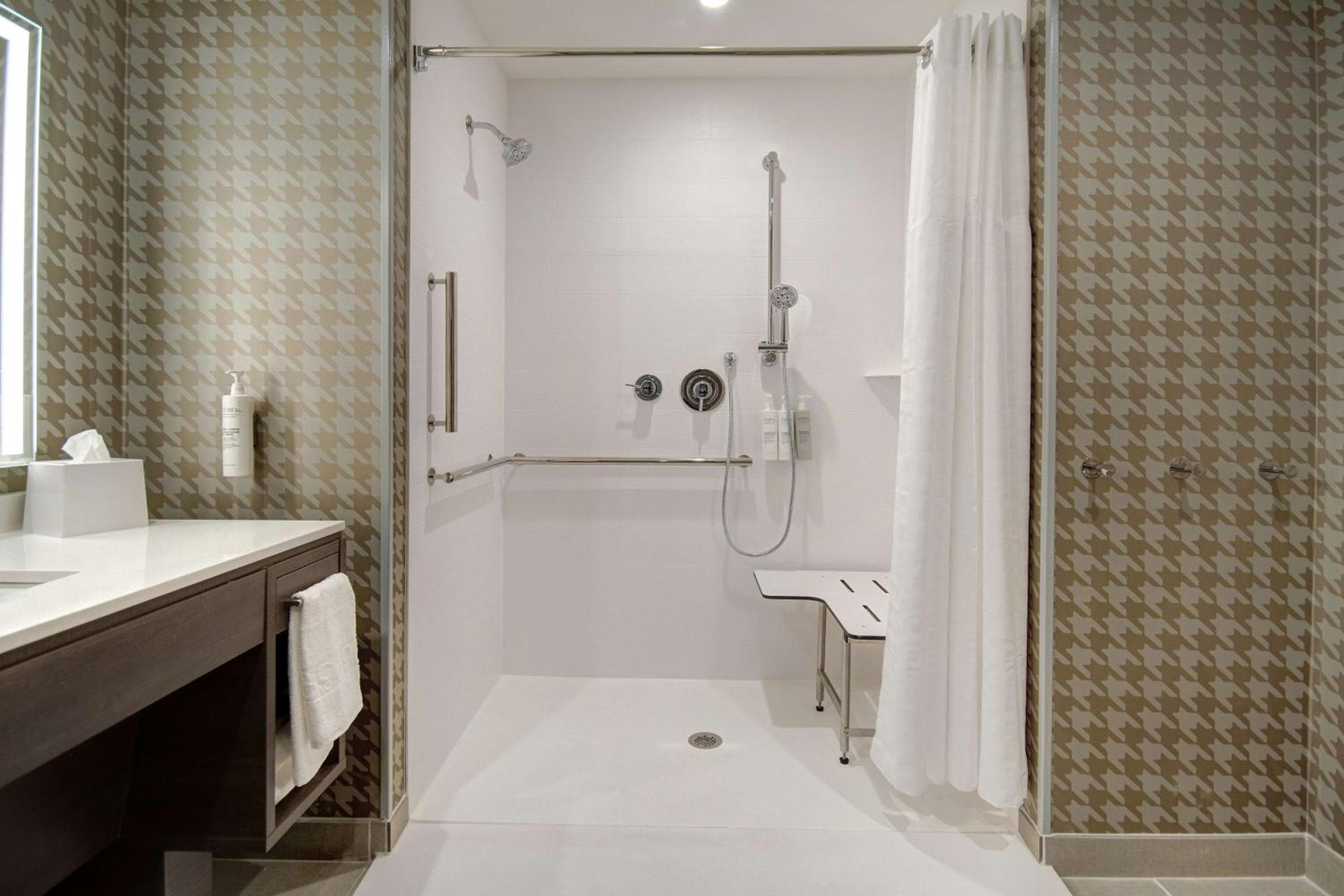 Home2 Suites By Hilton Las Vegas North — 25