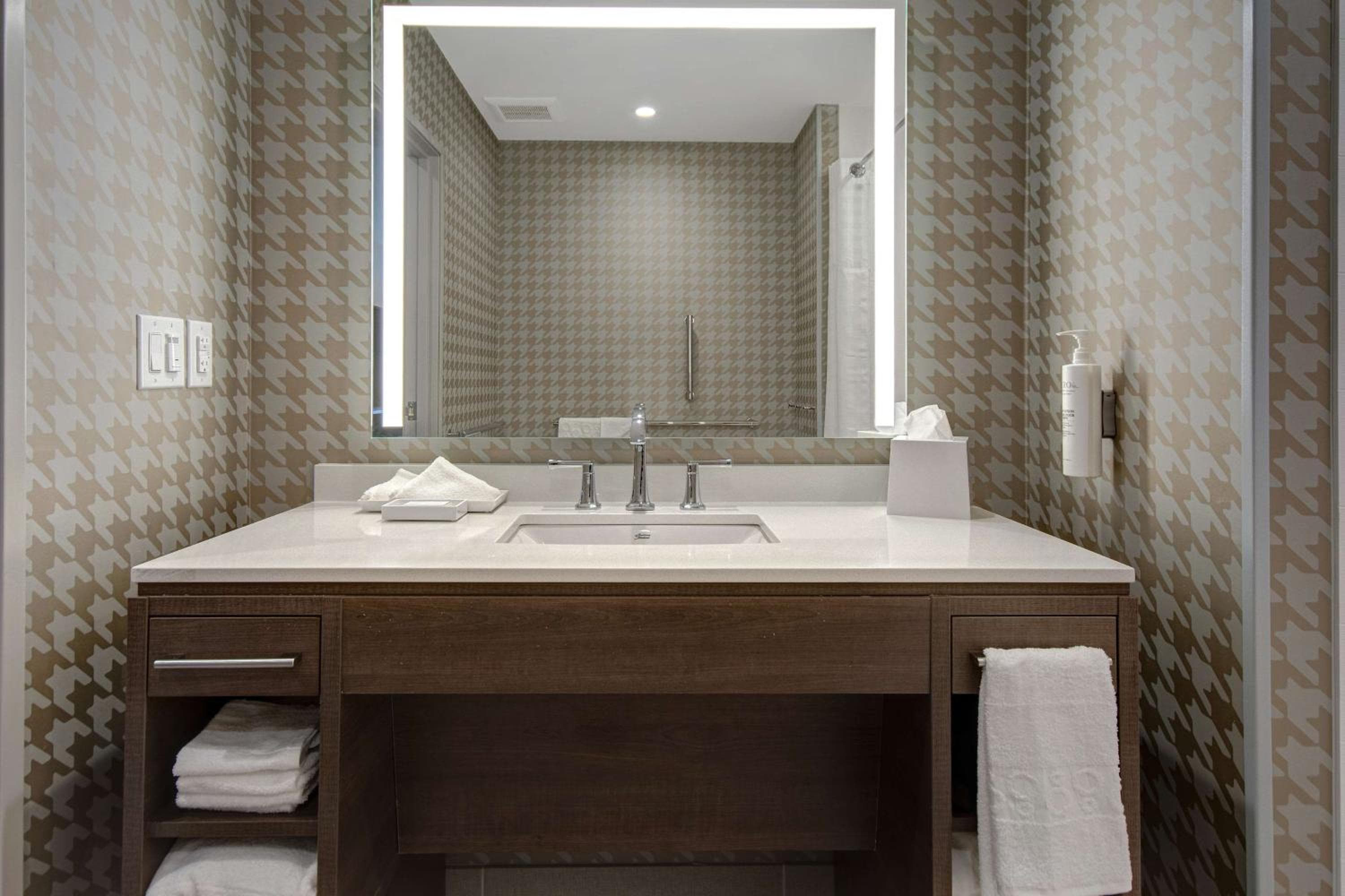 Home2 Suites By Hilton Las Vegas North — 14