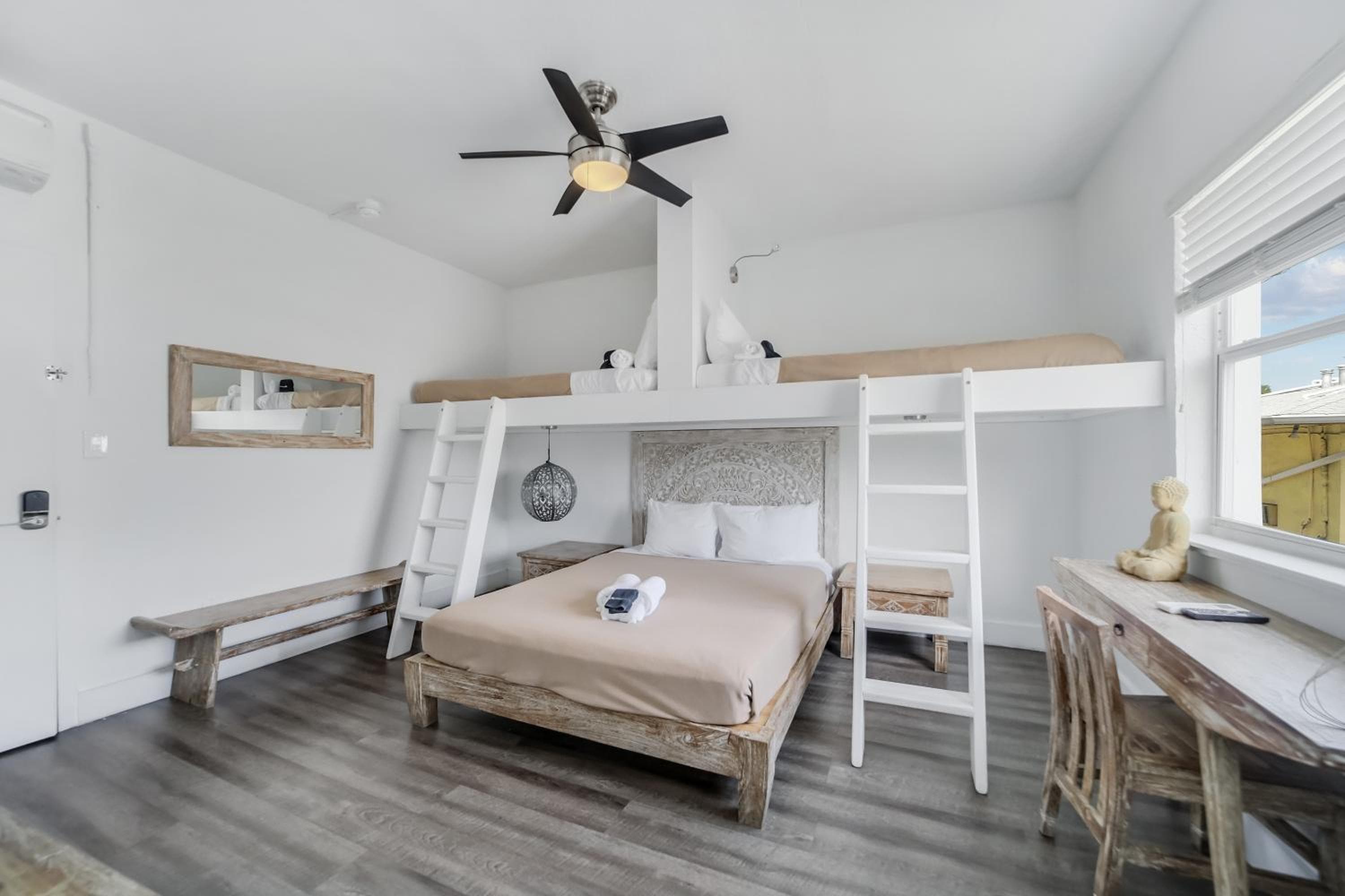 Treehouse Hotel — 16
