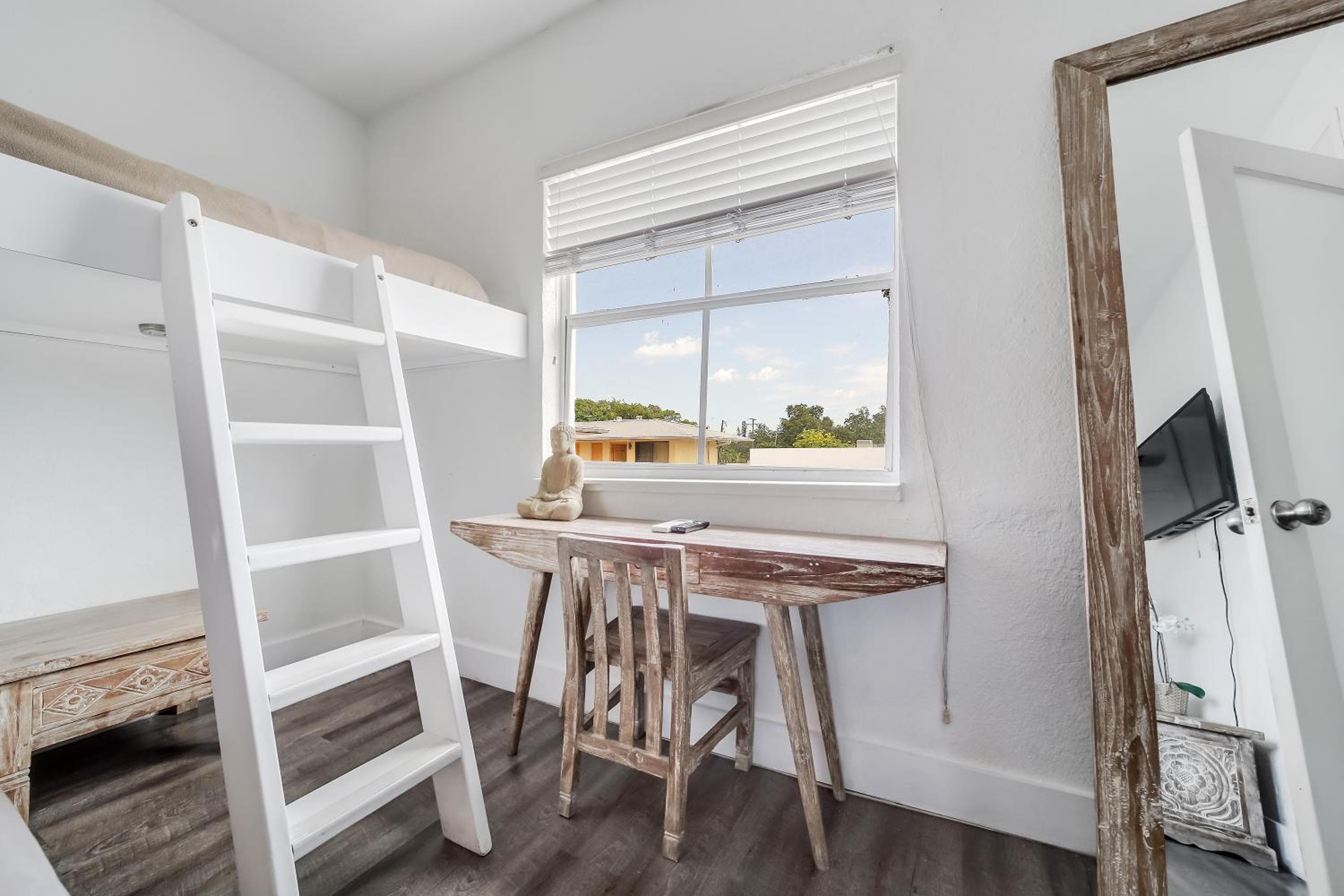 Treehouse Hotel — 10