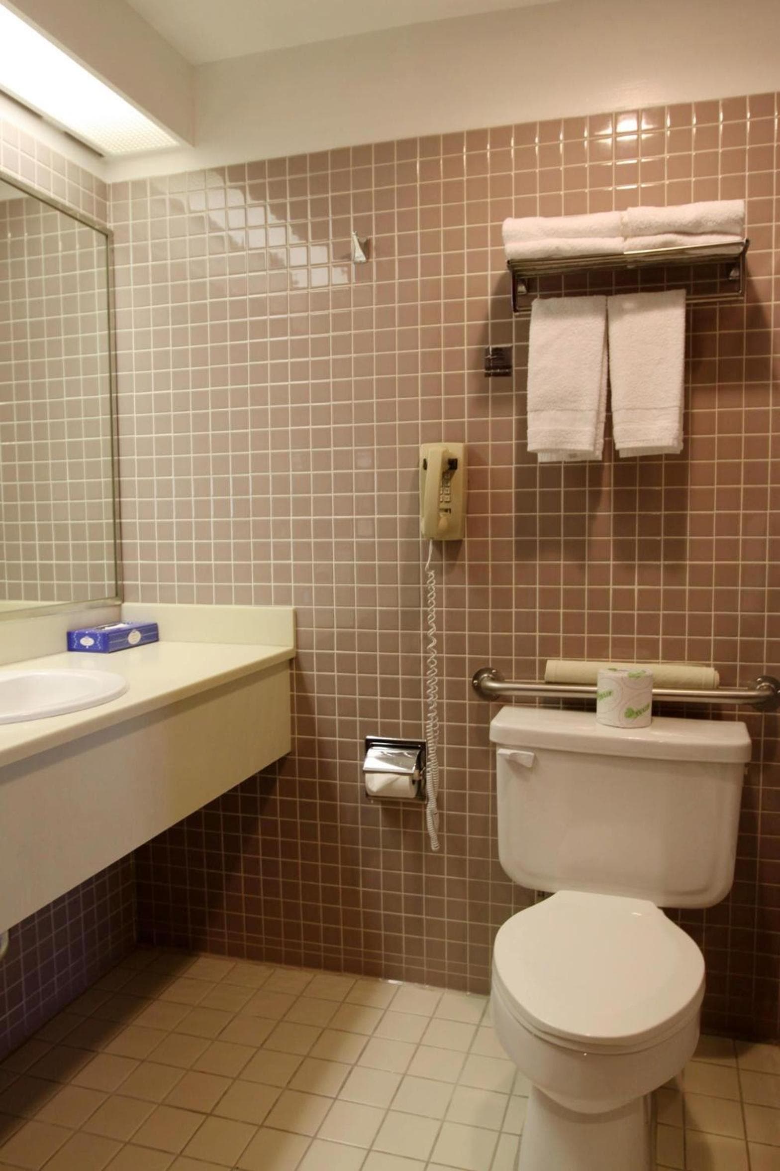 Metro Plaza Hotel — 20