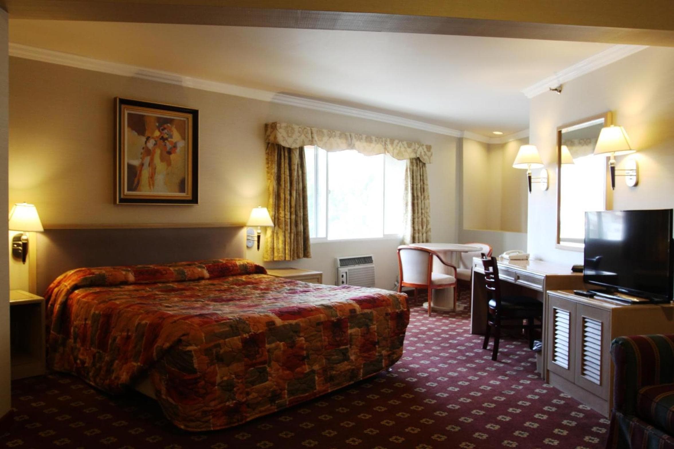 Metro Plaza Hotel — 14